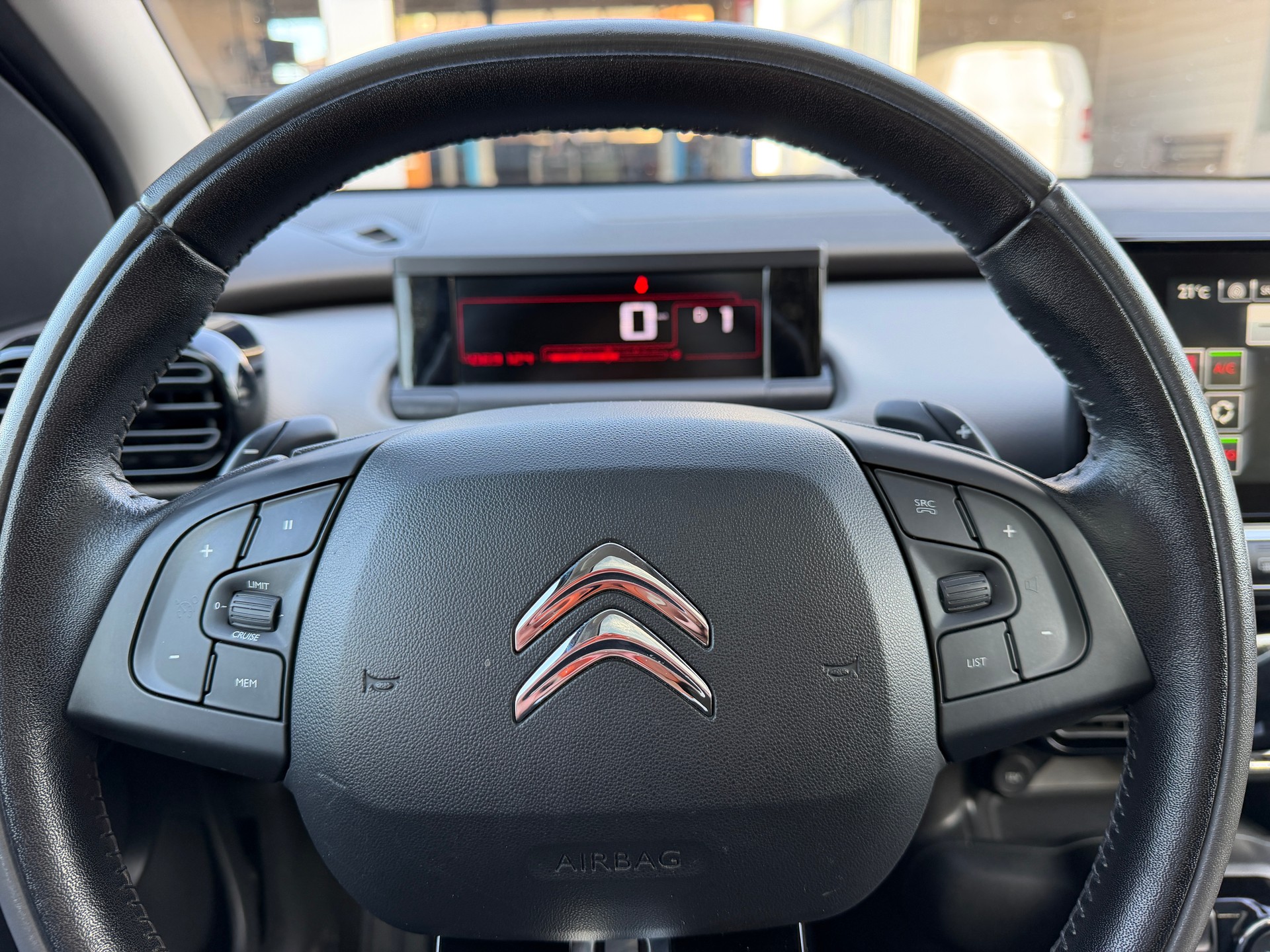 CITROEN C4 Cactus 1.6 e-HDi 90 Shine Ed. ETG-image-12