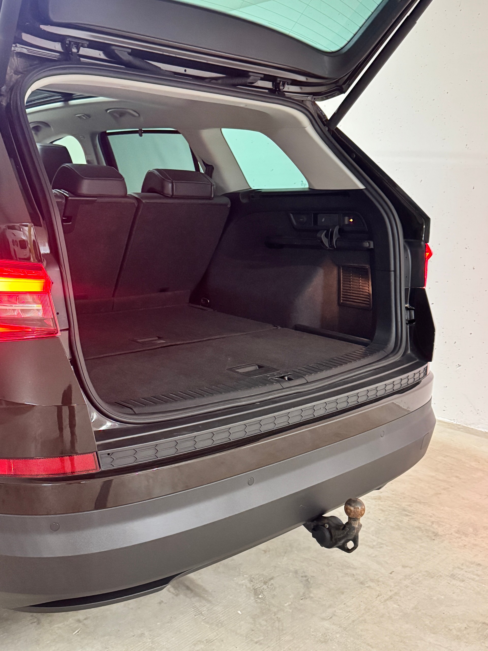 SKODA Kodiaq 2.0 TSI Style DSG 4x4 *AHK* *Erste Hand*-image-5