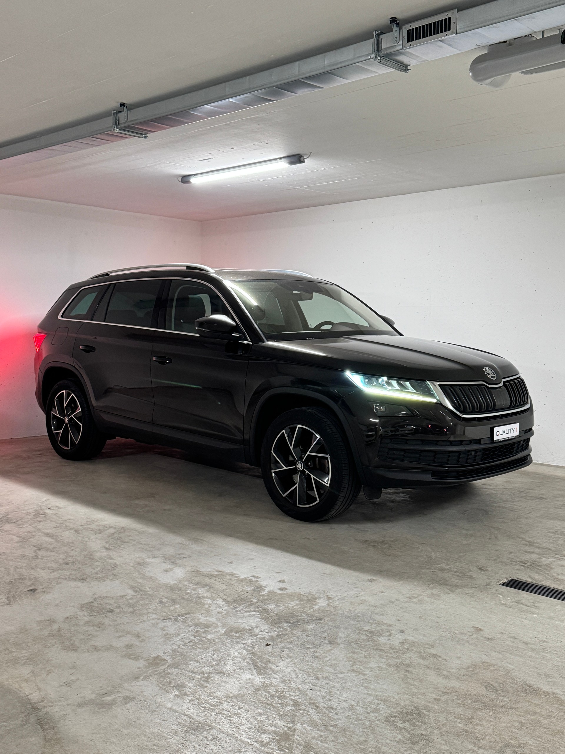 SKODA Kodiaq 2.0 TSI Style DSG 4x4 *AHK* *Erste Hand*-image-2
