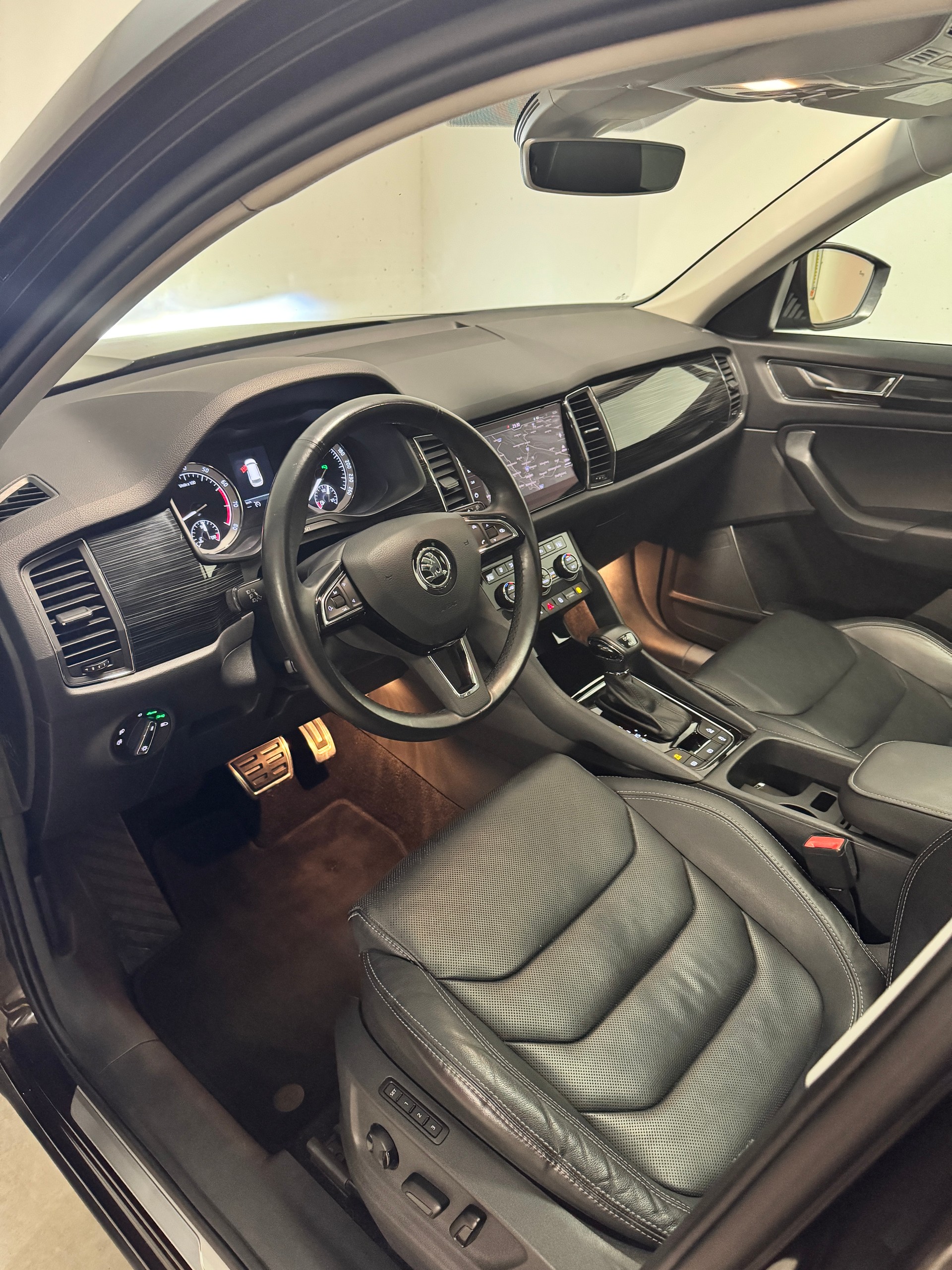 SKODA Kodiaq 2.0 TSI Style DSG 4x4 *AHK* *Erste Hand*-image-6