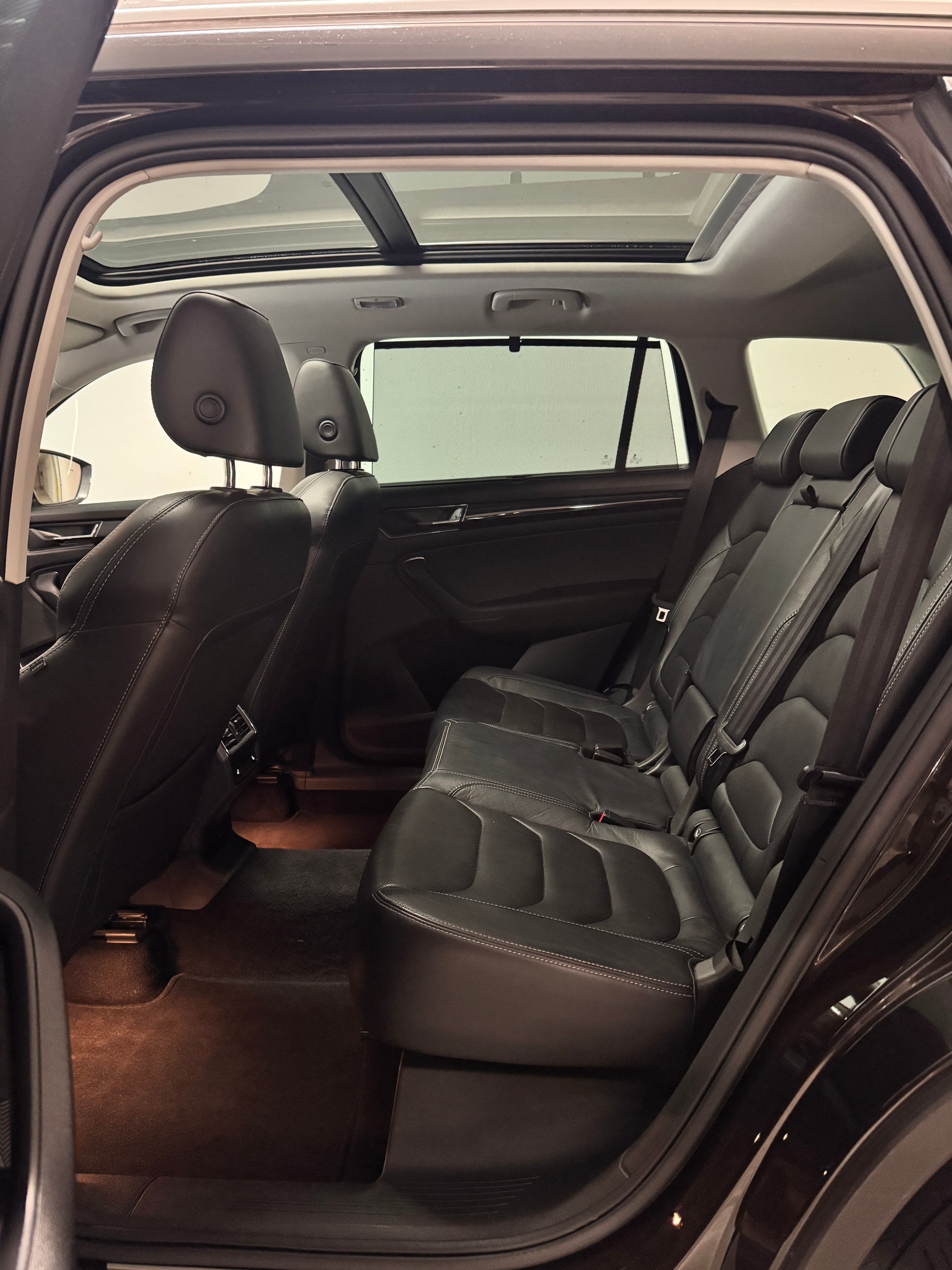 SKODA Kodiaq 2.0 TSI Style DSG 4x4 *AHK* *Erste Hand*-image-9