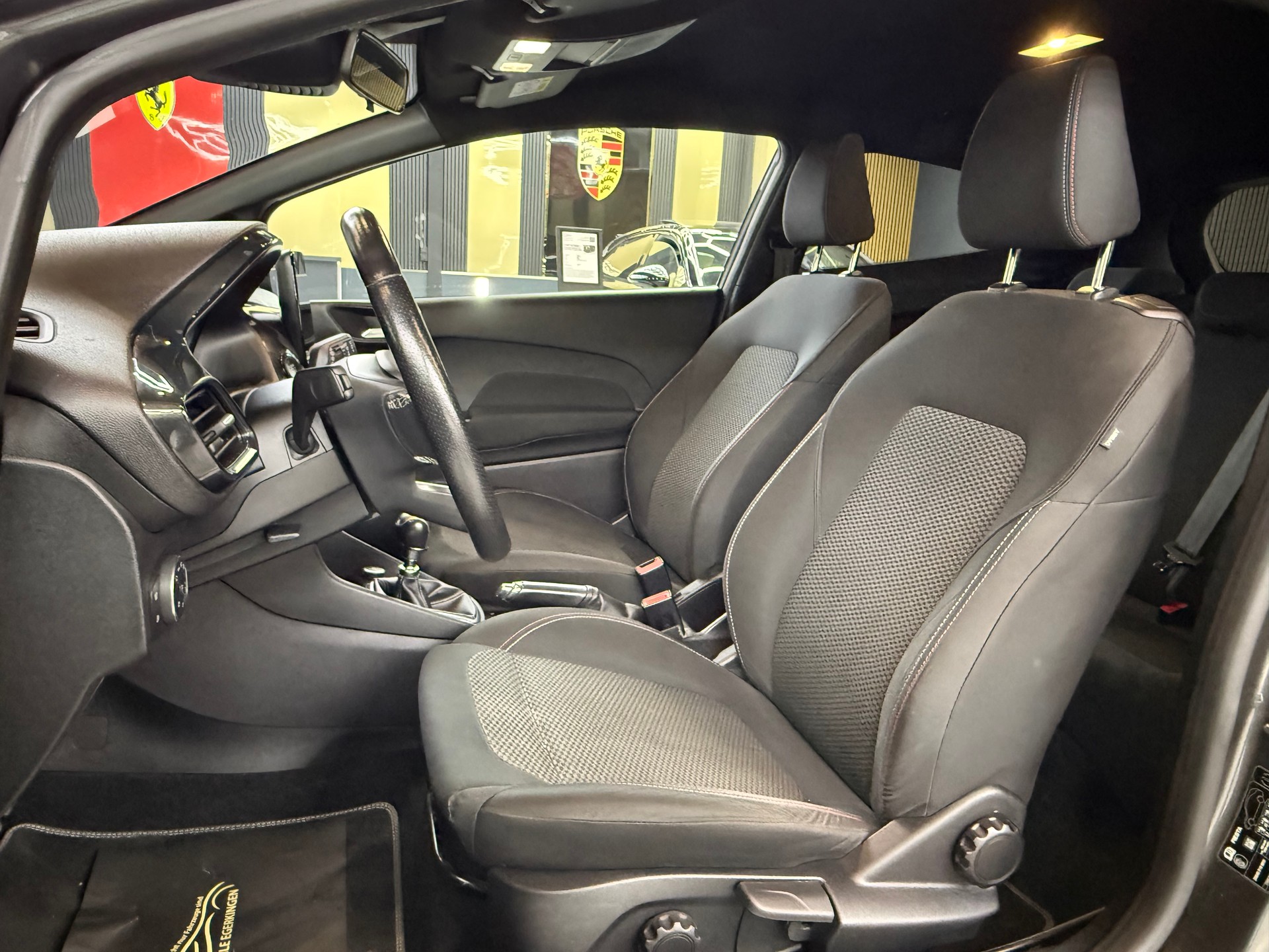 FORD Fiesta 1.5 TDCi 120 ST-Line-image-9