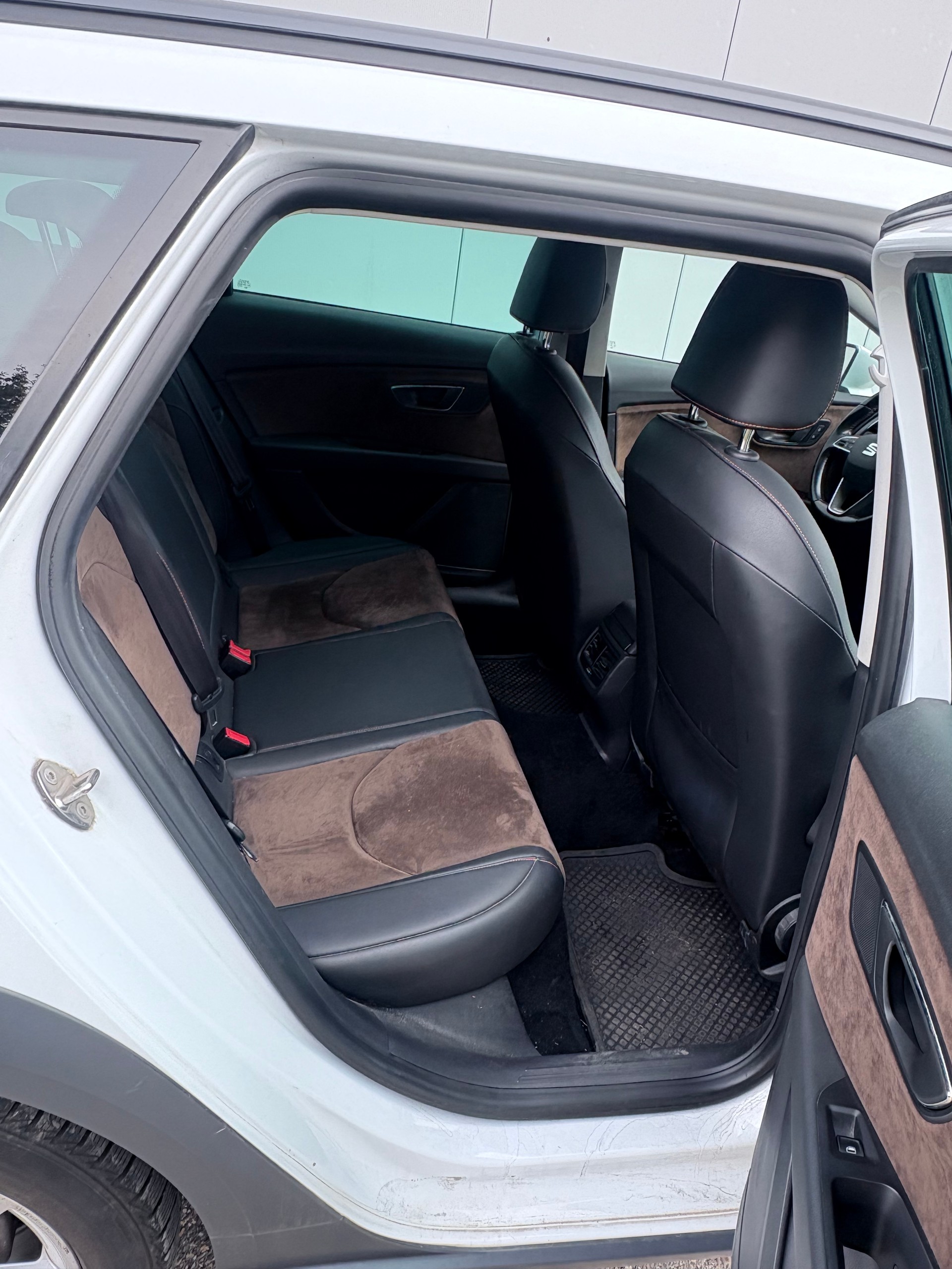 SEAT Leon ST 2.0 TDI X-Perience 4Drive DSG Neue MFK-image-7