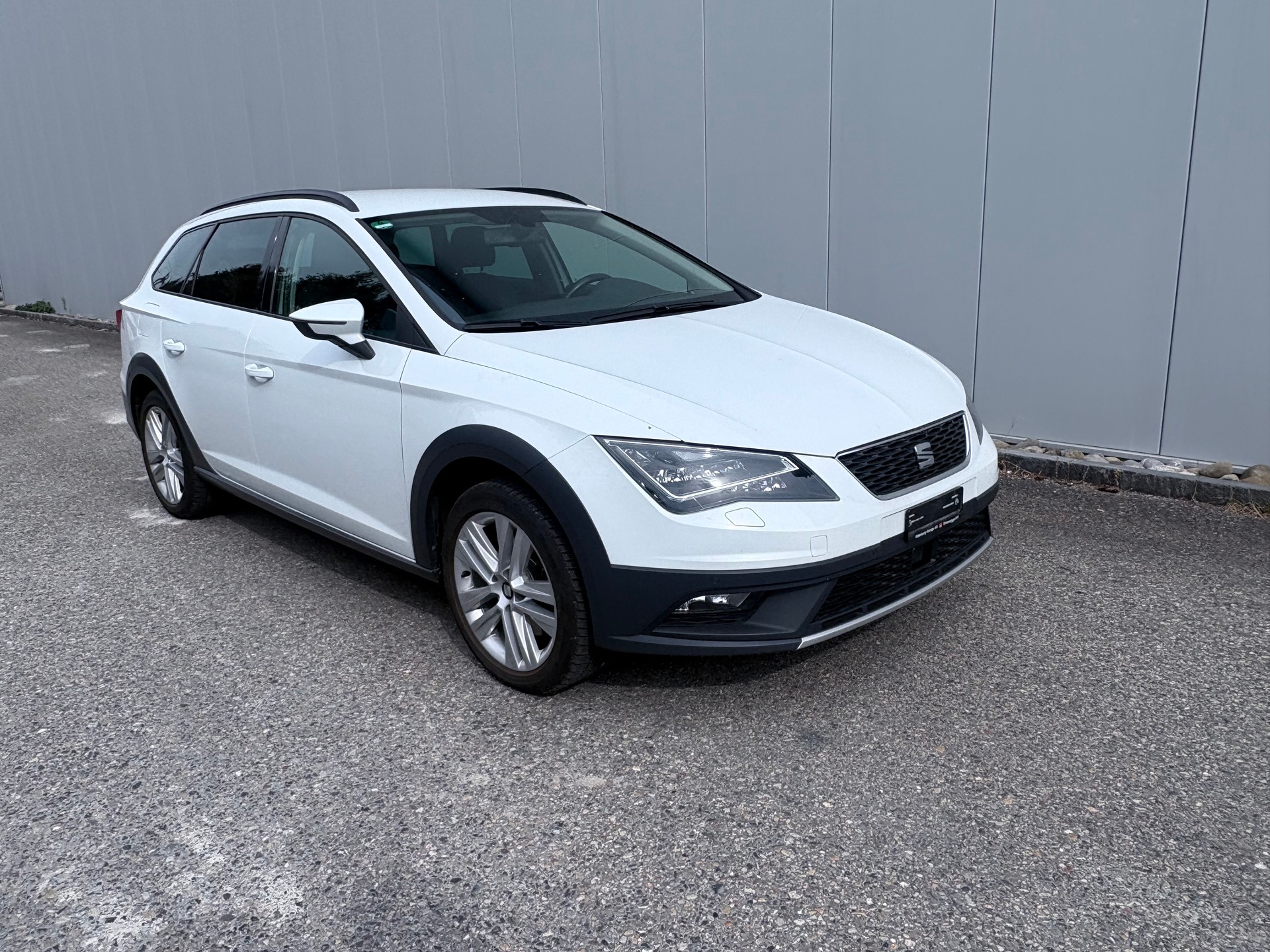 SEAT Leon ST 2.0 TDI X-Perience 4Drive DSG Neue MFK-image-0