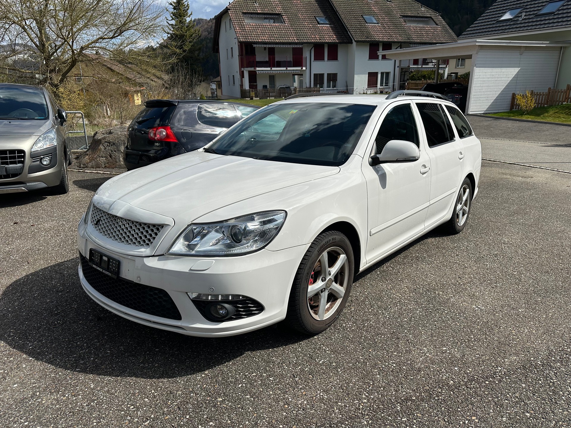 SKODA Octavia Combi 2.0 TSI RS-image-0
