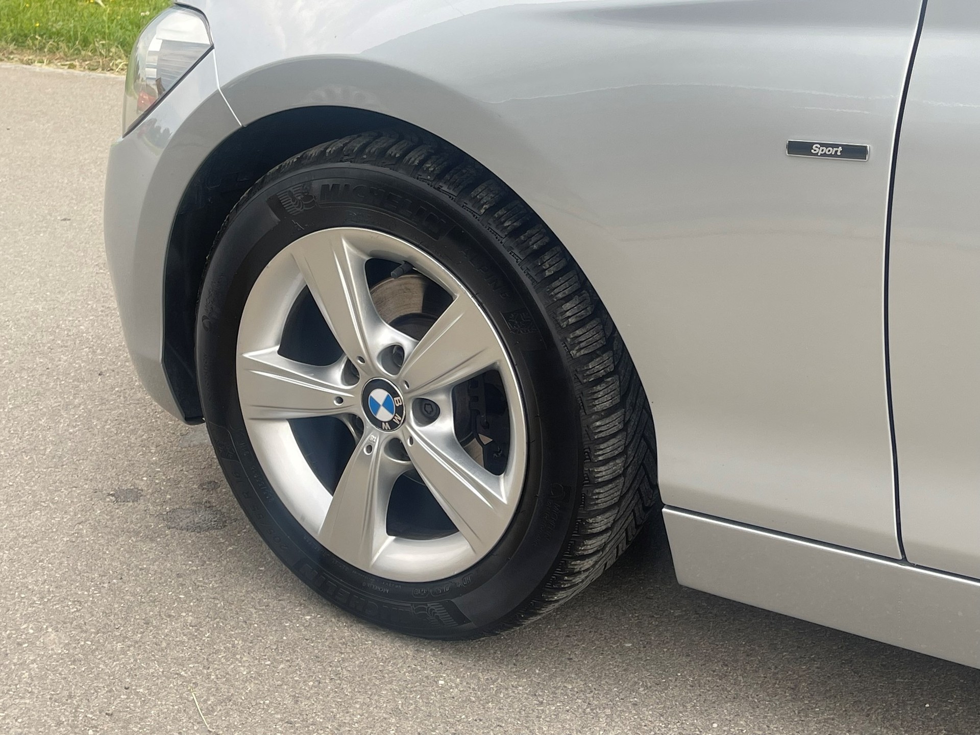 BMW 118d Sport Line-image-4