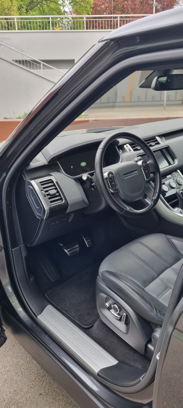 LAND ROVER Range Rover Sport 3.0 SDV6 SE Automatic-image-5