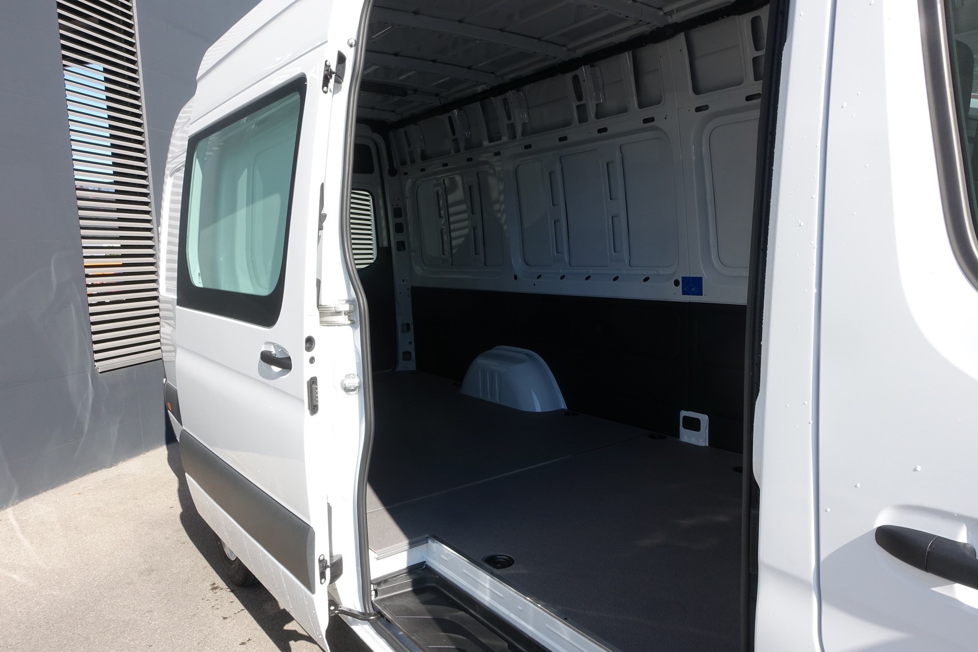 MERCEDES-BENZ Sprinter 319 CDI Lang 9G-TRONIC-image-3