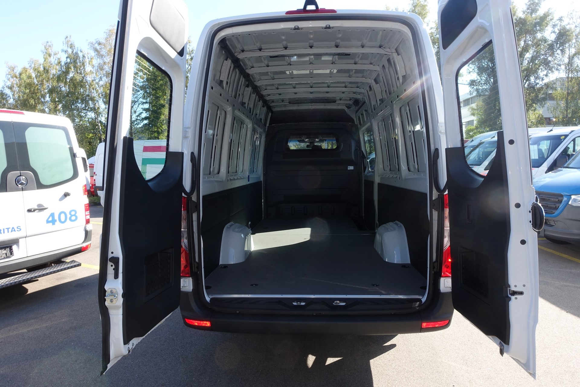 MERCEDES-BENZ Sprinter 319 CDI Lang 9G-TRONIC-image-4
