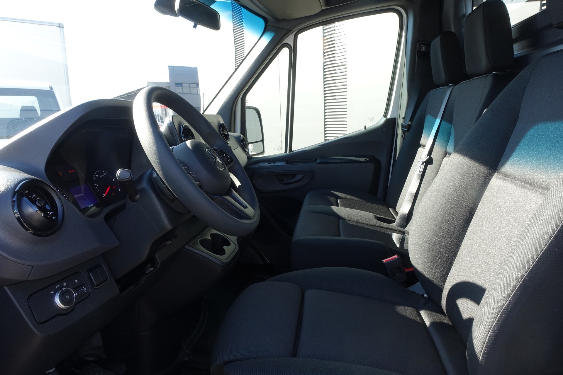 MERCEDES-BENZ Sprinter 319 CDI Lang 9G-TRONIC-image-6