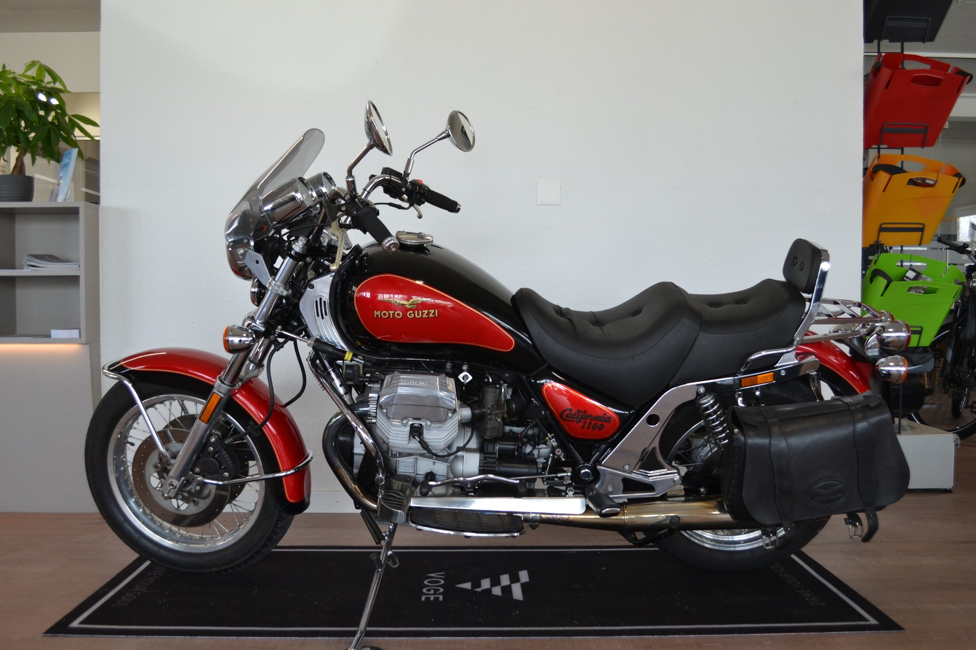 MOTO GUZZI California 1100C-showroom-element-3