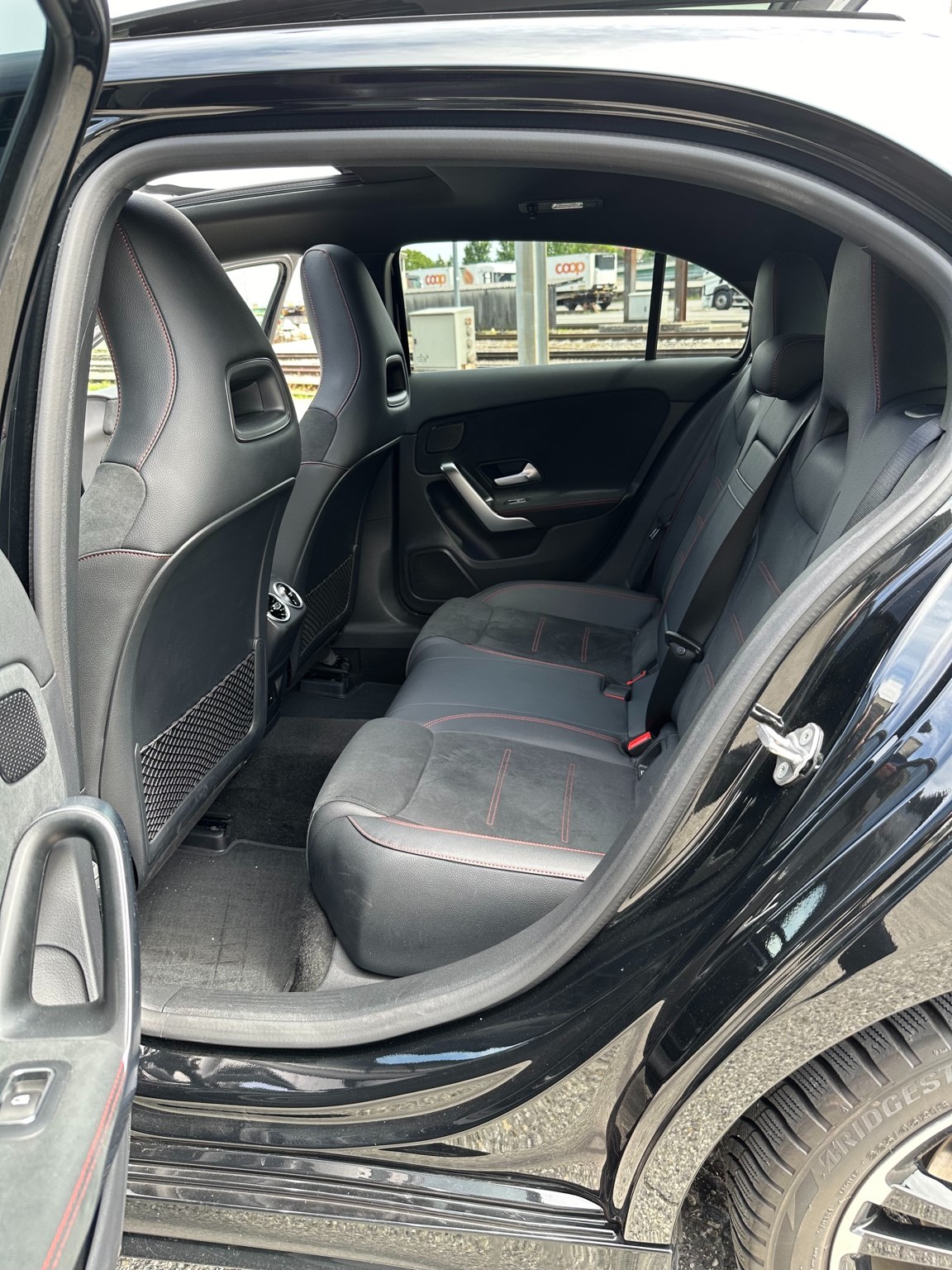 MERCEDES-BENZ A 200 AMG Line 7G-DCT-image-9