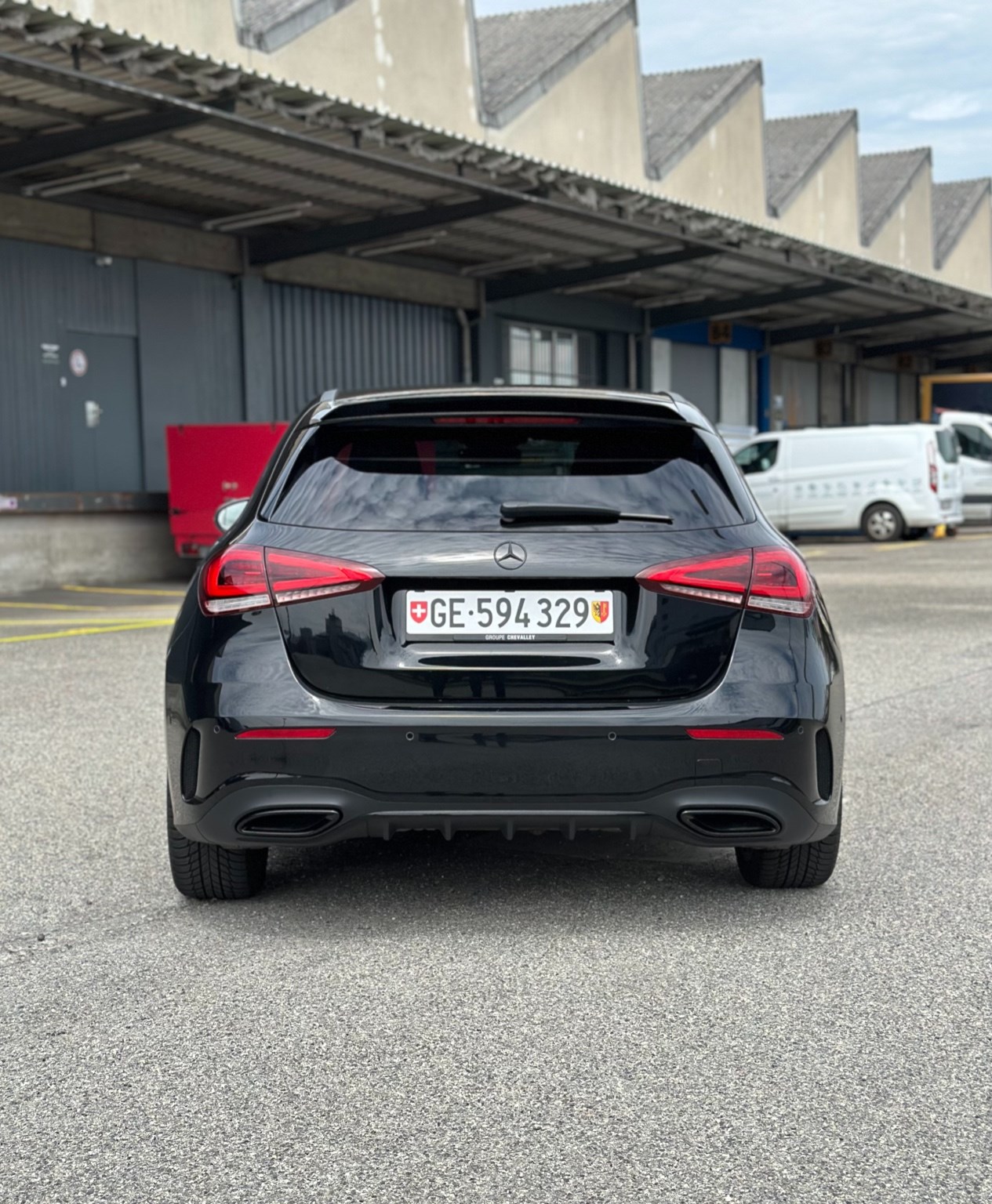 MERCEDES-BENZ A 200 AMG Line 7G-DCT-image-5