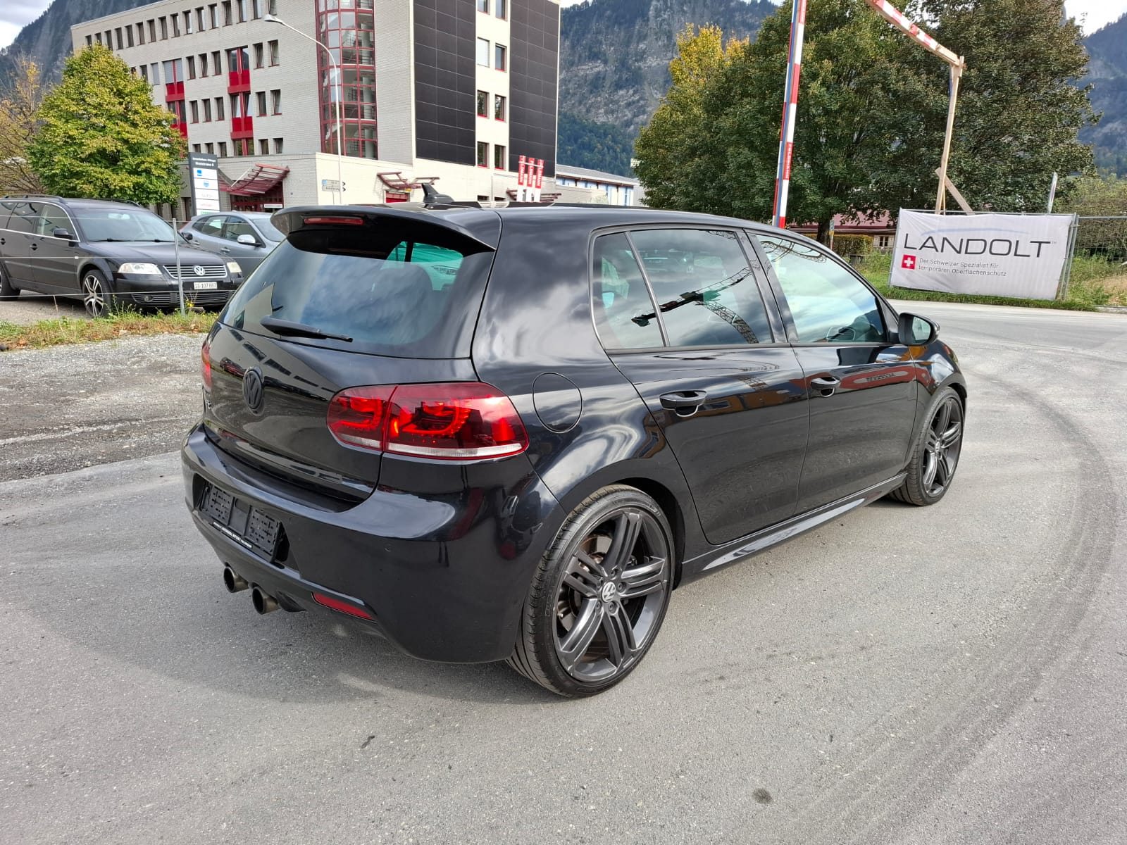 VW Golf 2.0 TSI R 4Motion DSG-image-4