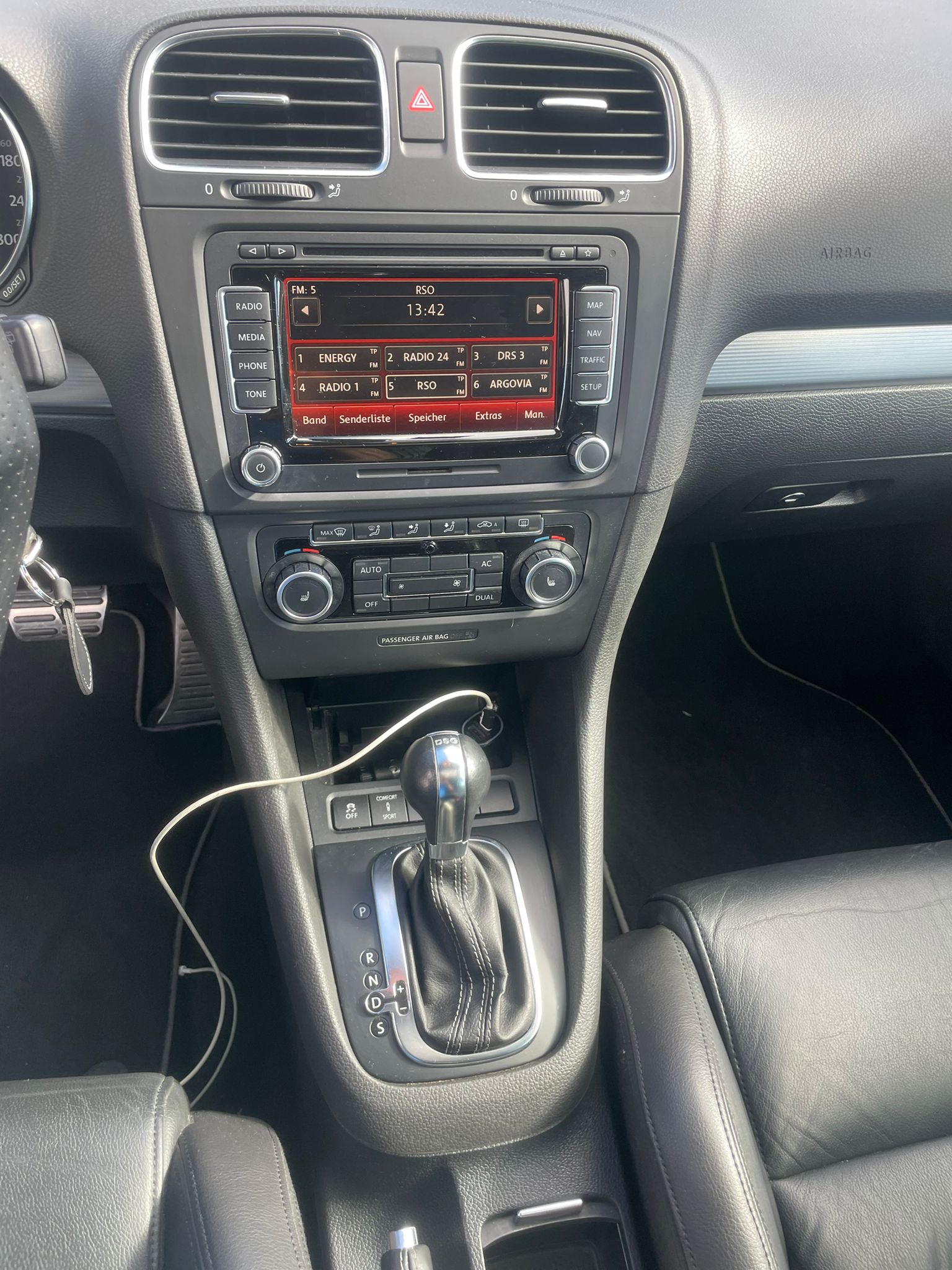 VW Golf 2.0 TSI R 4Motion DSG-image-5