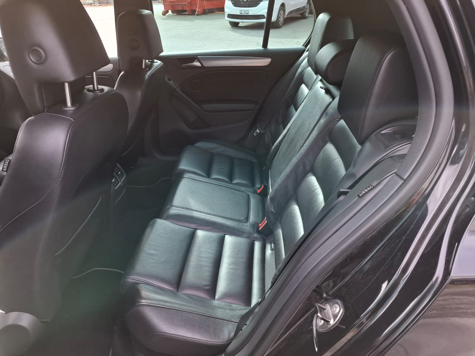 VW Golf 2.0 TSI R 4Motion DSG-image-9