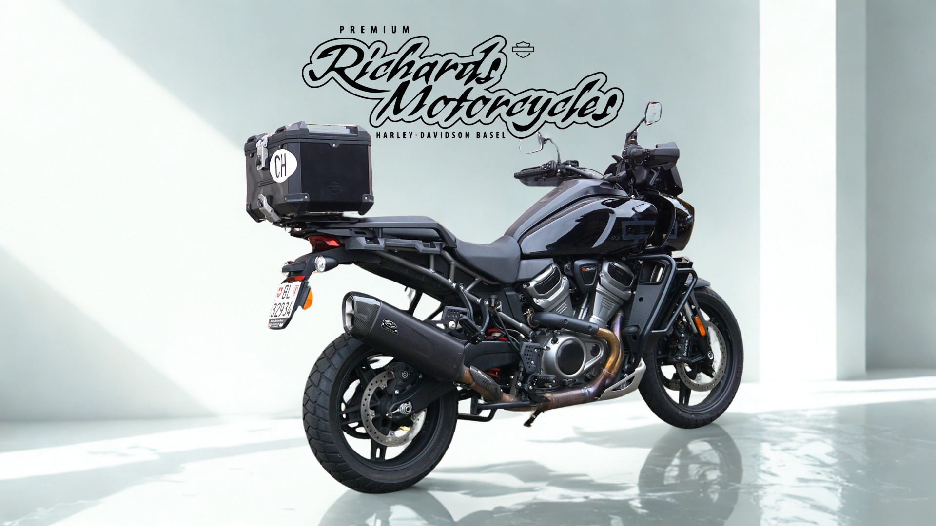 HARLEY-DAVIDSON RA Pan America 1250 Special-showroom-element-2