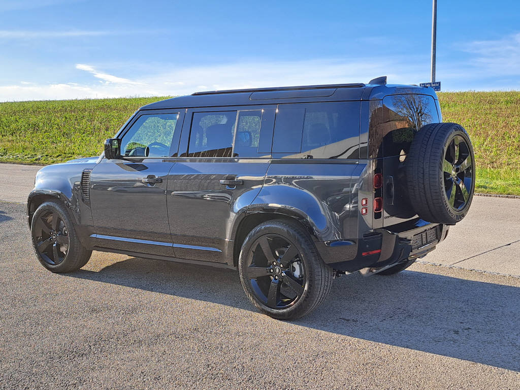 LAND ROVER Defender 110 3.0 D I6 250 X-Dynamic SE-image-2