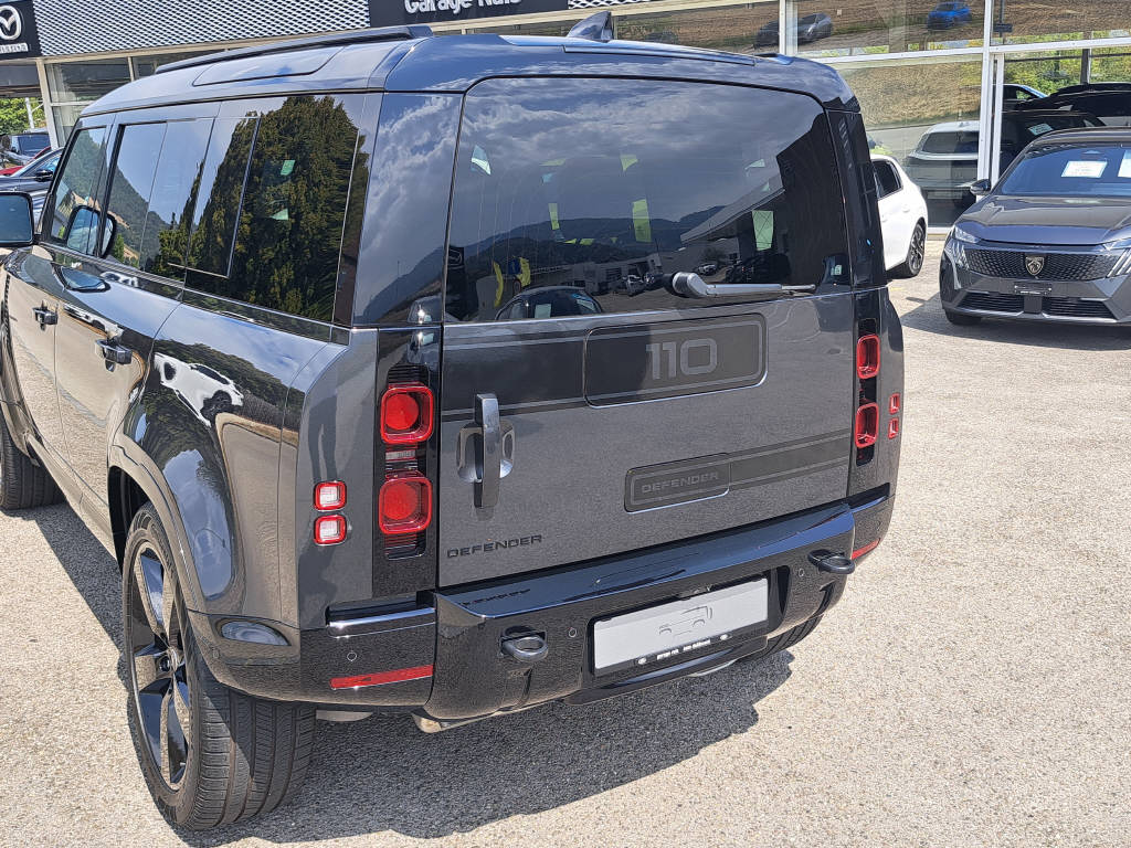 LAND ROVER Defender 110 3.0 D I6 250 X-Dyn. SE (Kit sans roue secours)-image-8