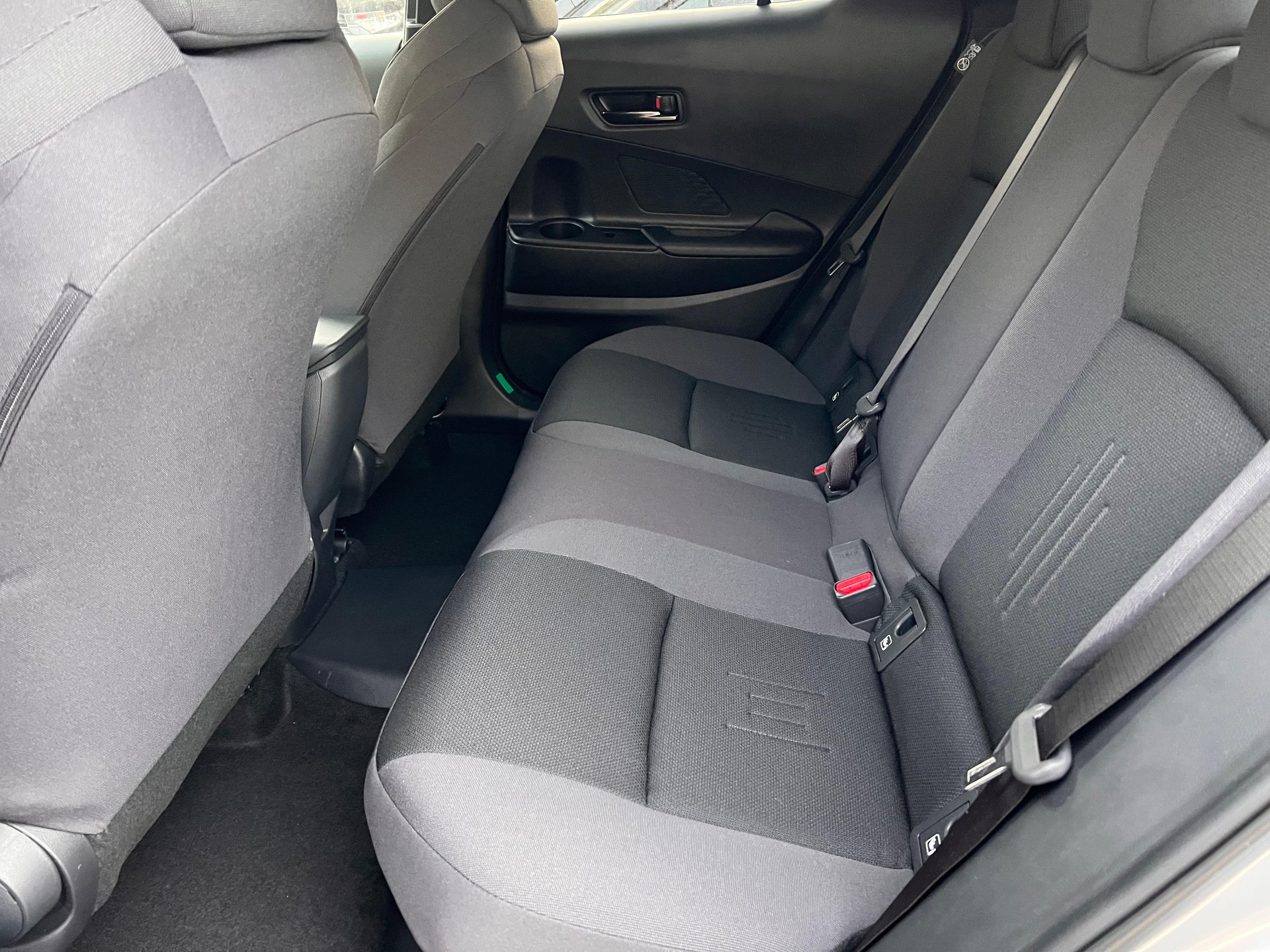 TOYOTA C-HR 2.0 PHEV Trend-image-10