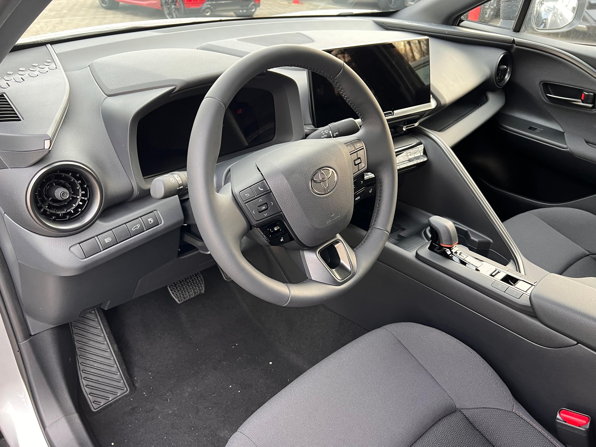TOYOTA C-HR 2.0 PHEV Trend-image-7