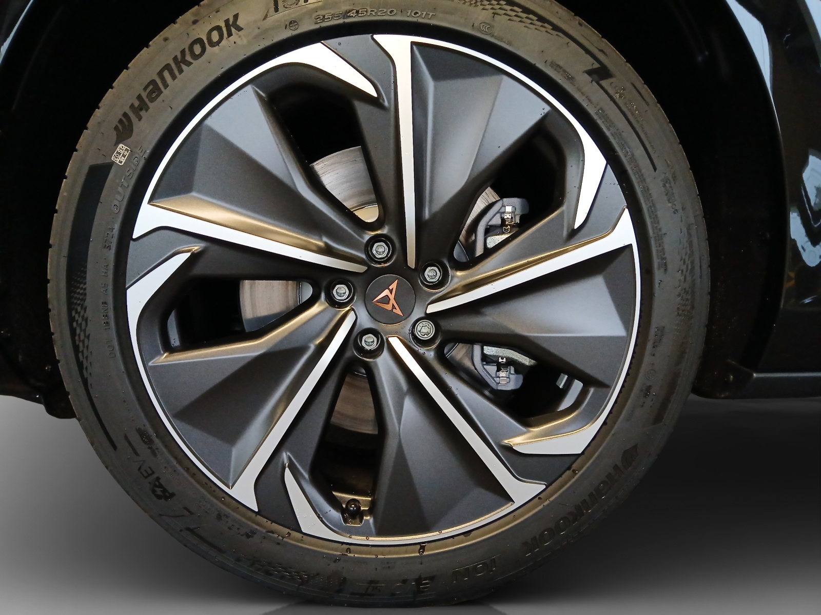 CUPRA Tavascan 77 kWh Edge 4D-image-15
