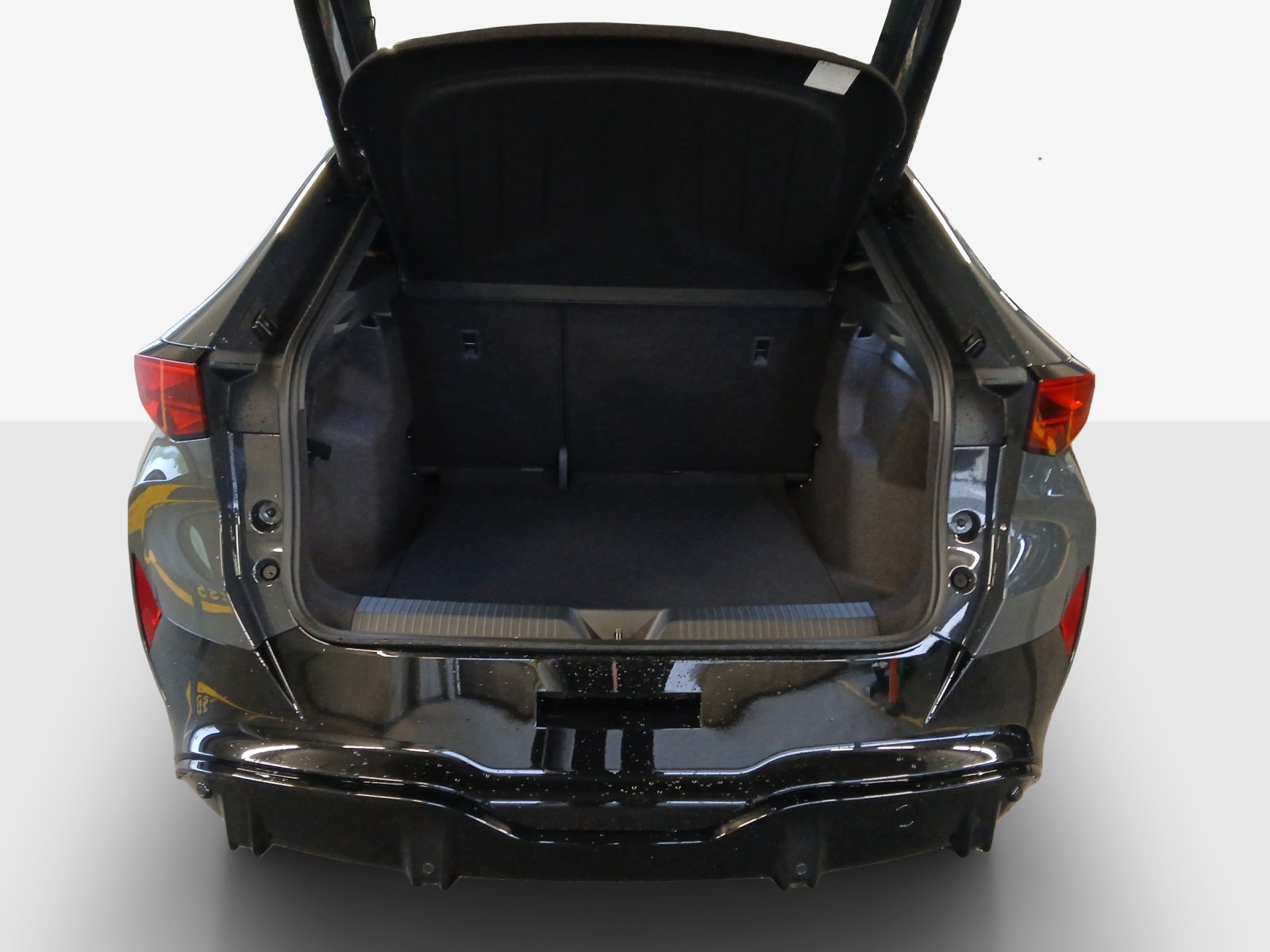 CUPRA Tavascan 77 kWh Edge 4D-image-12