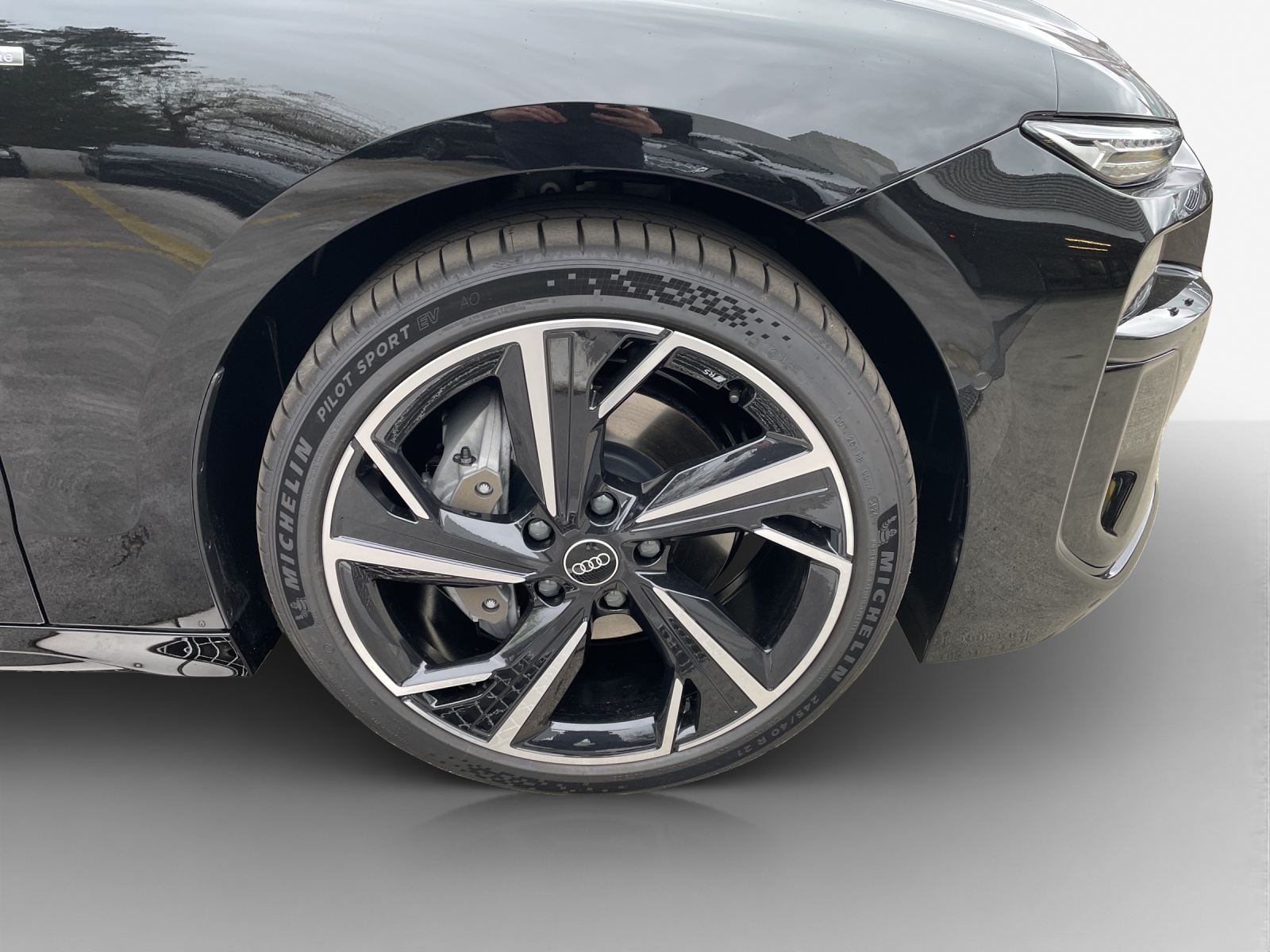 AUDI A6 Avant e-tron quattro-image-14