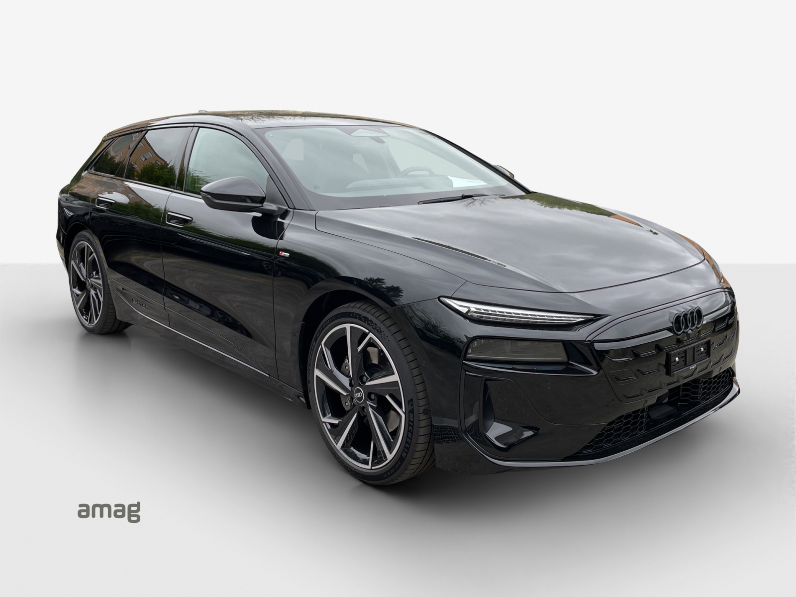 AUDI A6 Avant e-tron quattro-image-5