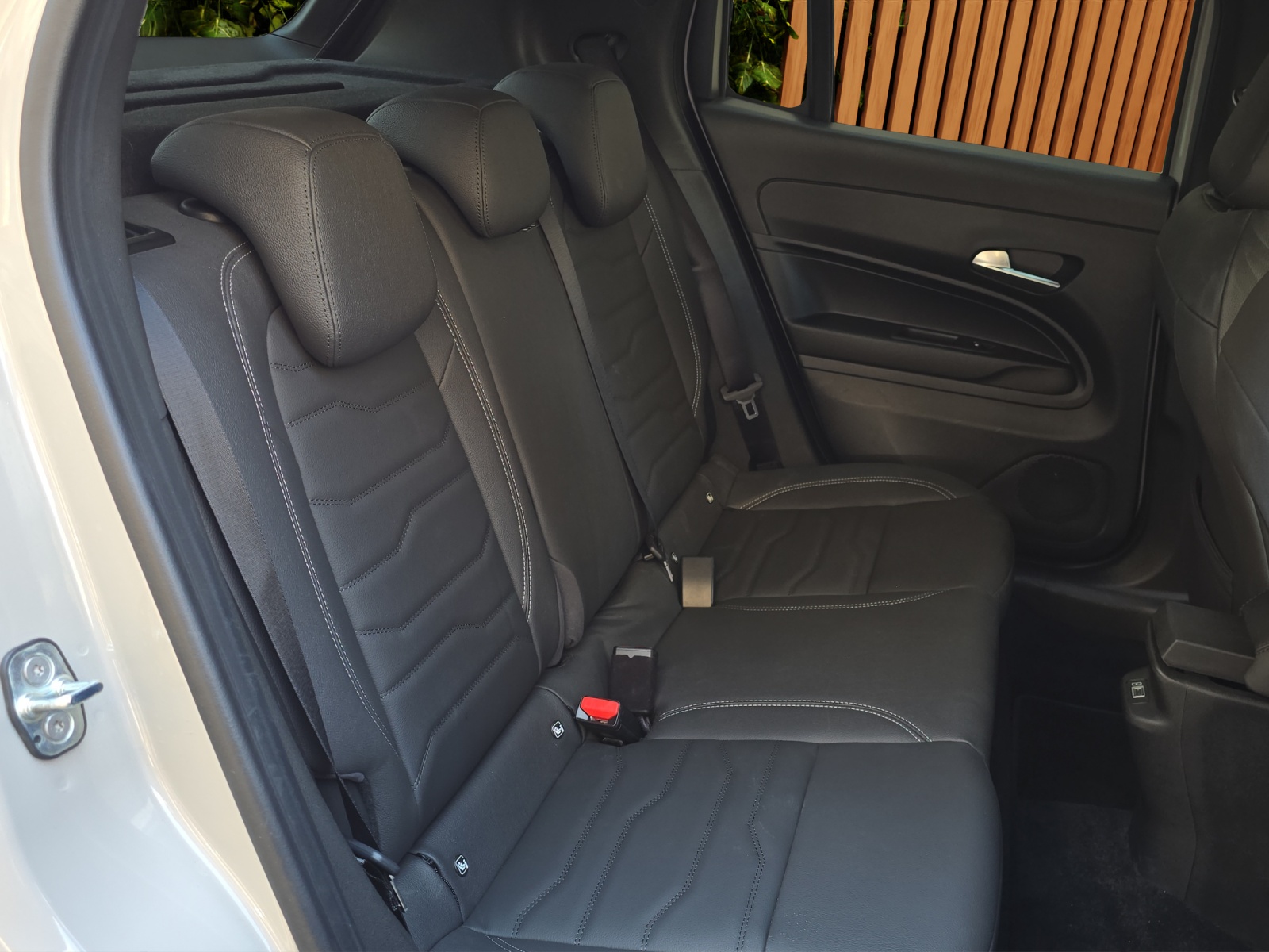JEEP Avenger 1.2 Turbo MHEV Summit-image-16
