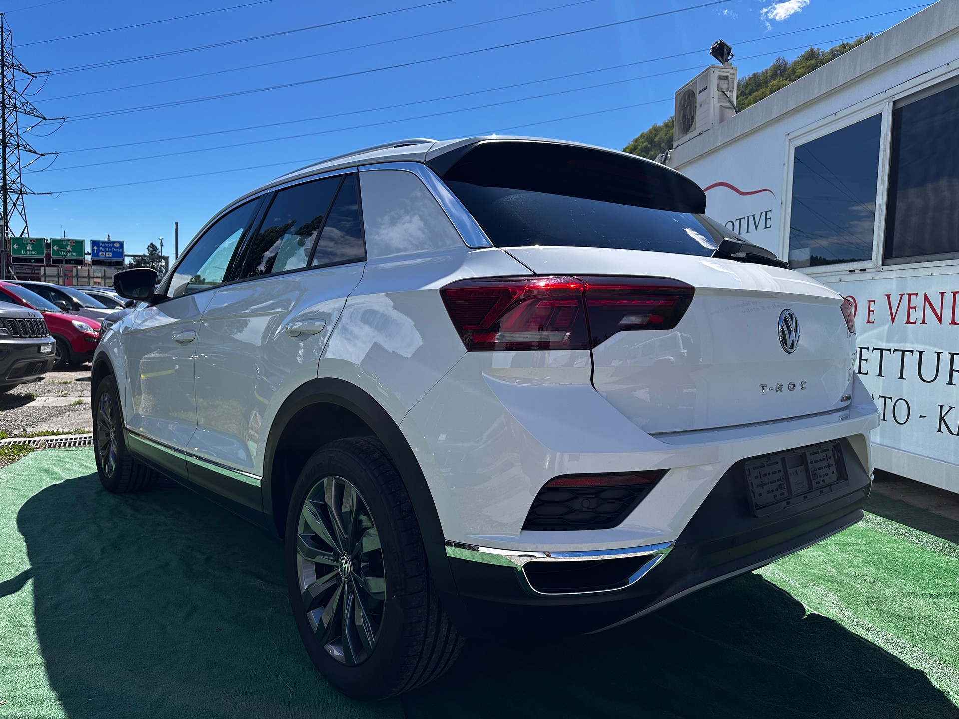VW T-Roc 2.0 TSI Sport DSG 4Motion-image-2