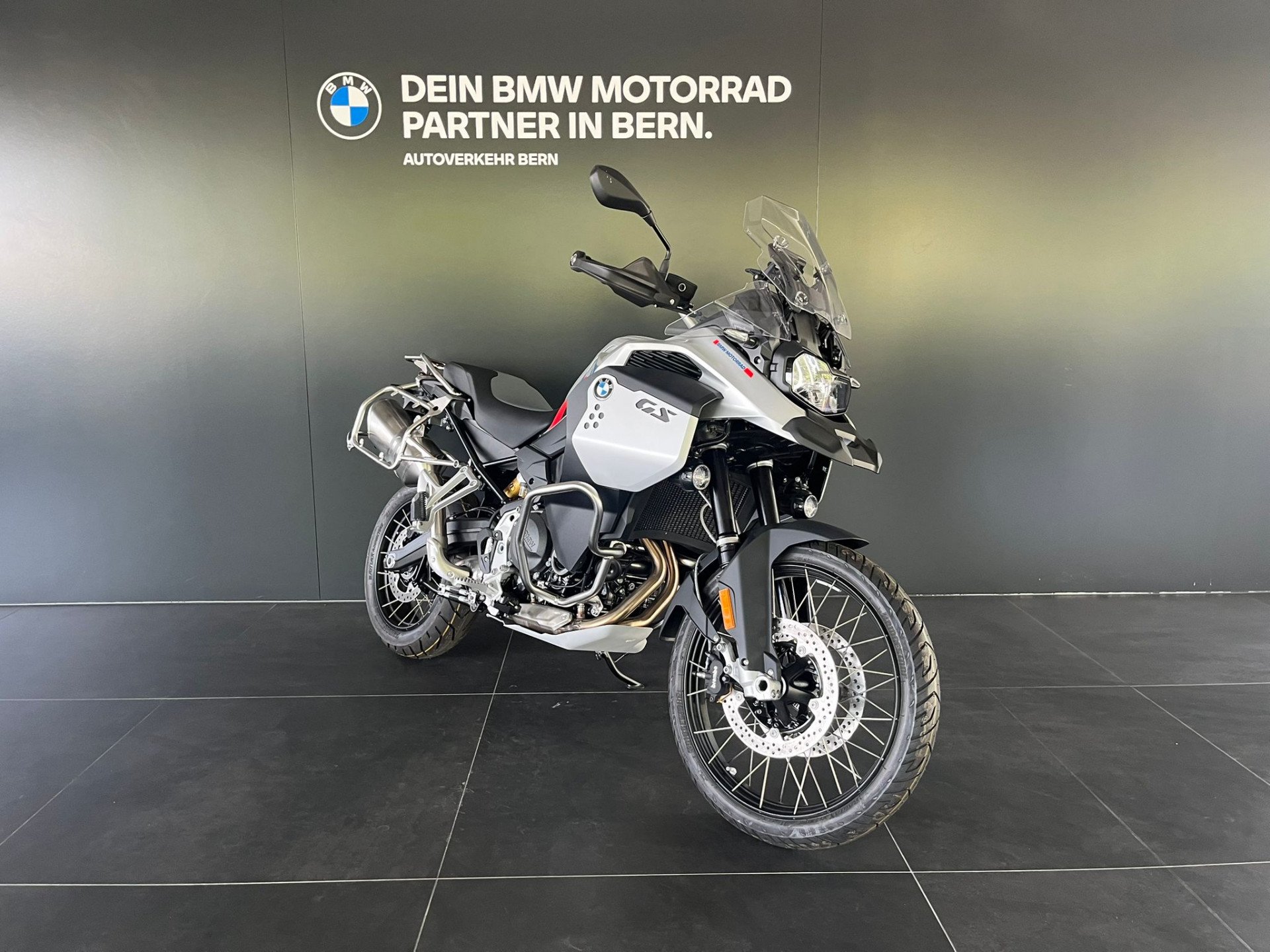 BMW F 900 GS Adventure-showroom-element-1