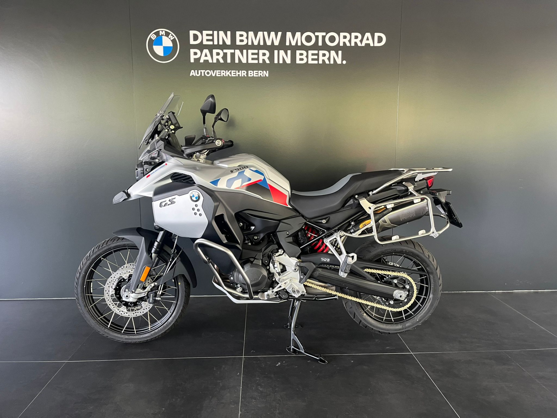 BMW F 900 GS Adventure-showroom-element-3