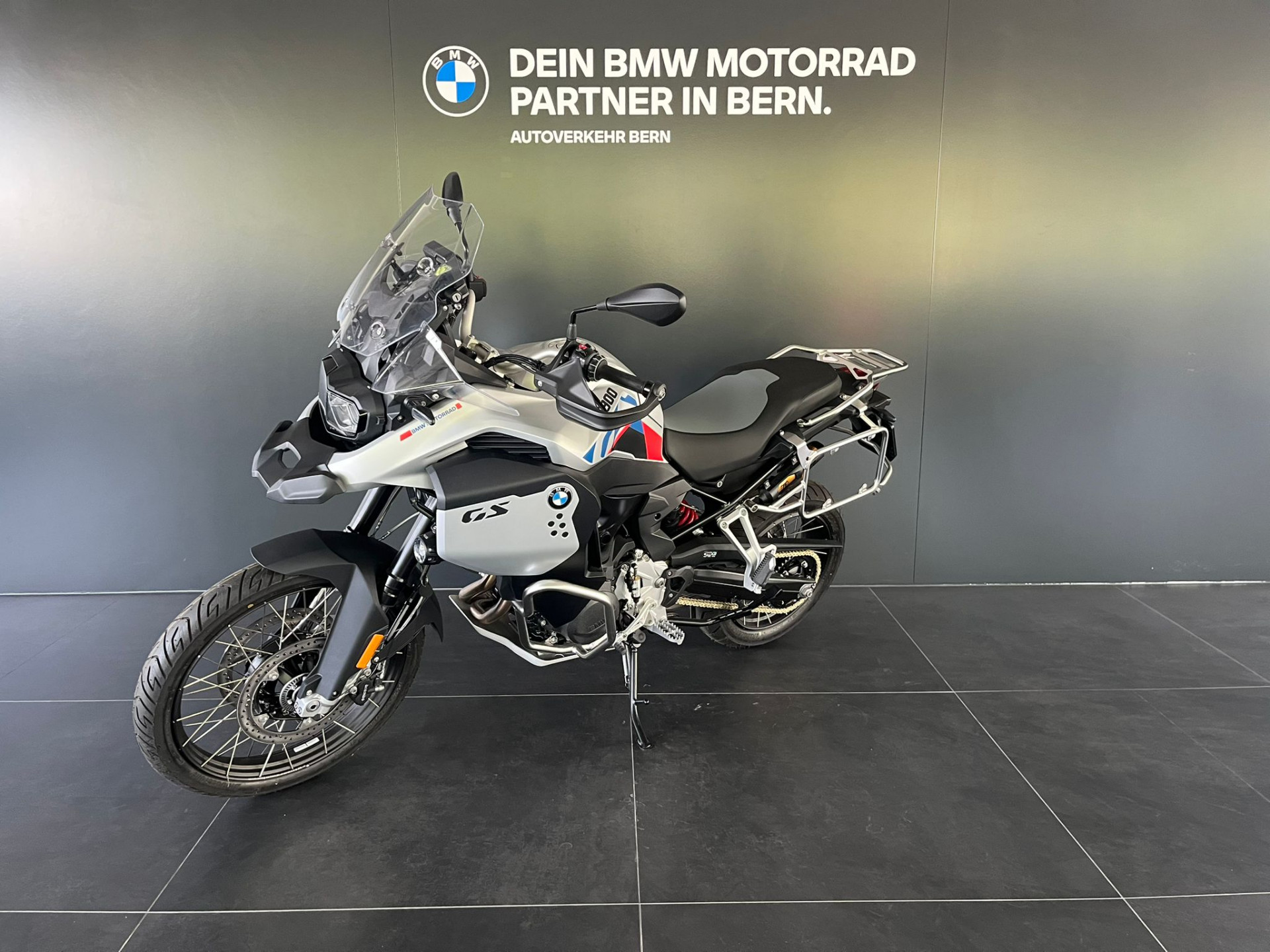 BMW F 900 GS Adventure-showroom-element-2