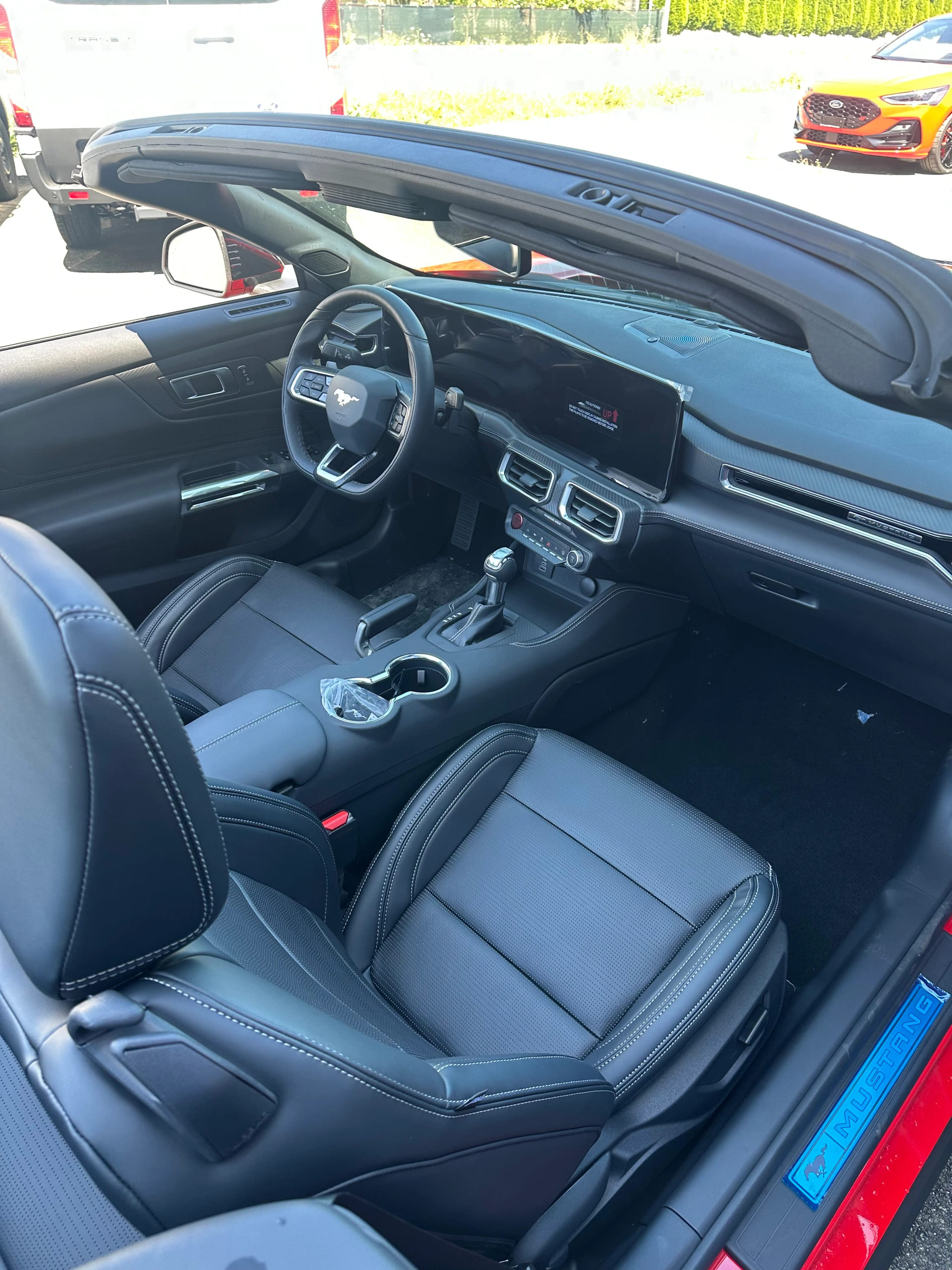 FORD Mustang Convertible 5.0 V8 GT-image-12