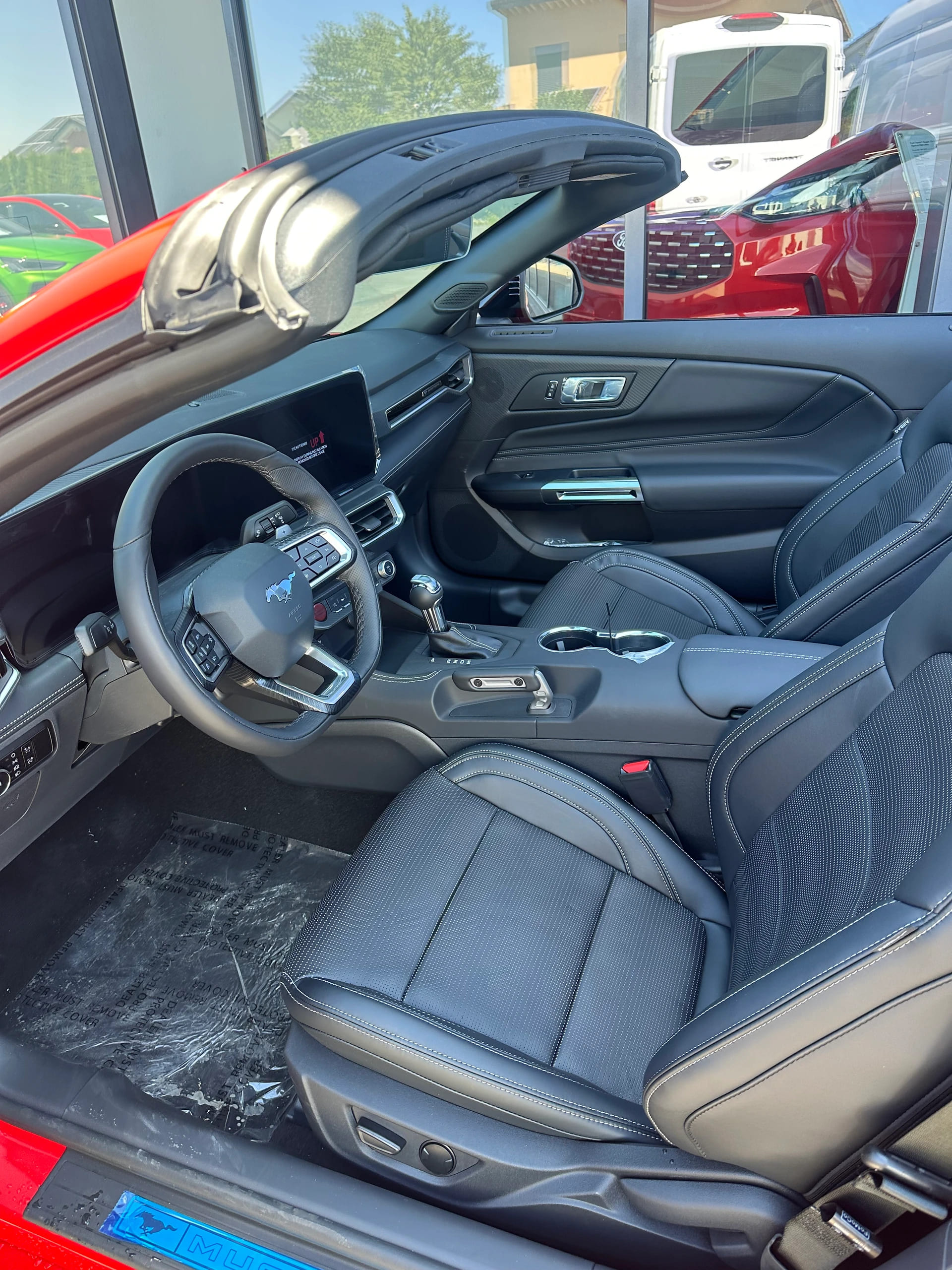 FORD Mustang Convertible 5.0 V8 GT-image-9
