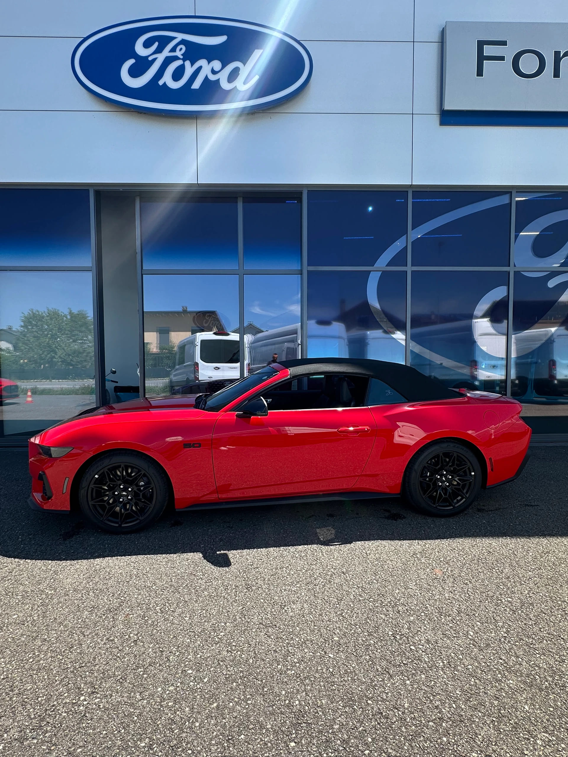 FORD Mustang Convertible 5.0 V8 GT-image-2