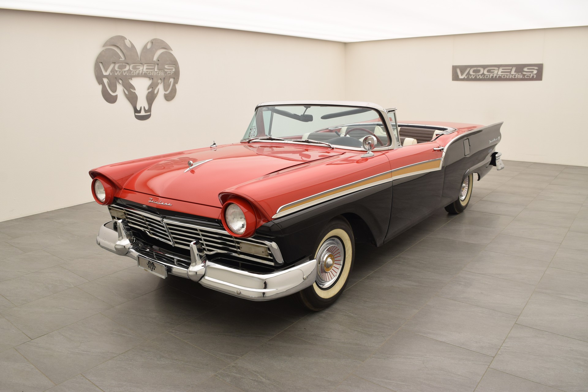 FORD Fairlane 500 Skyliner Convertible-showroom-element-1