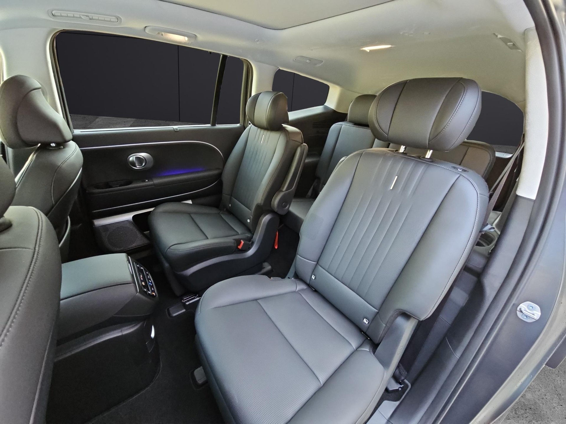 HYUNDAI Ioniq 9 Calligraphy 4WD-image-23