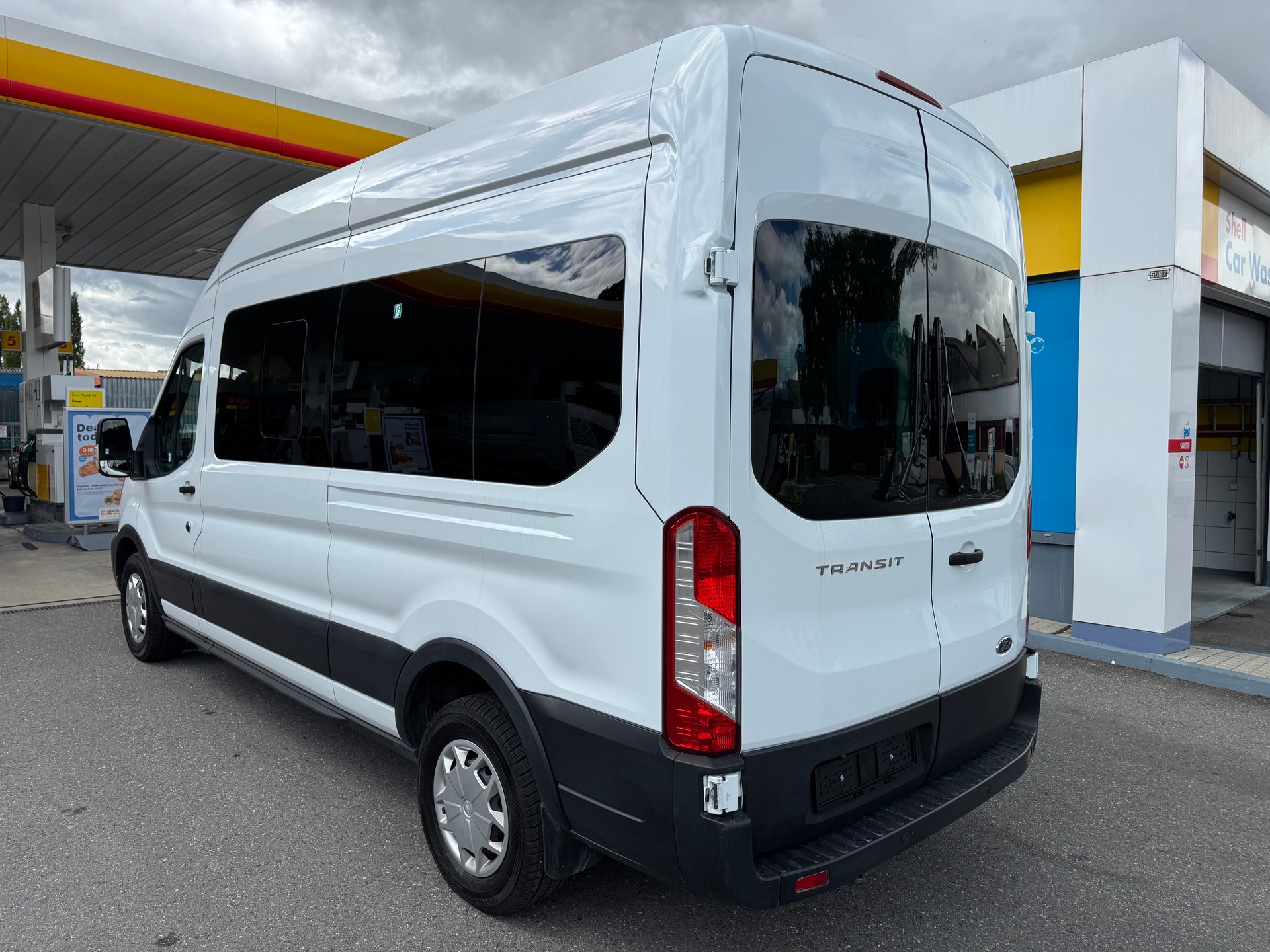 FORD Transit 410 L3H2 Trend RWD A-image-4