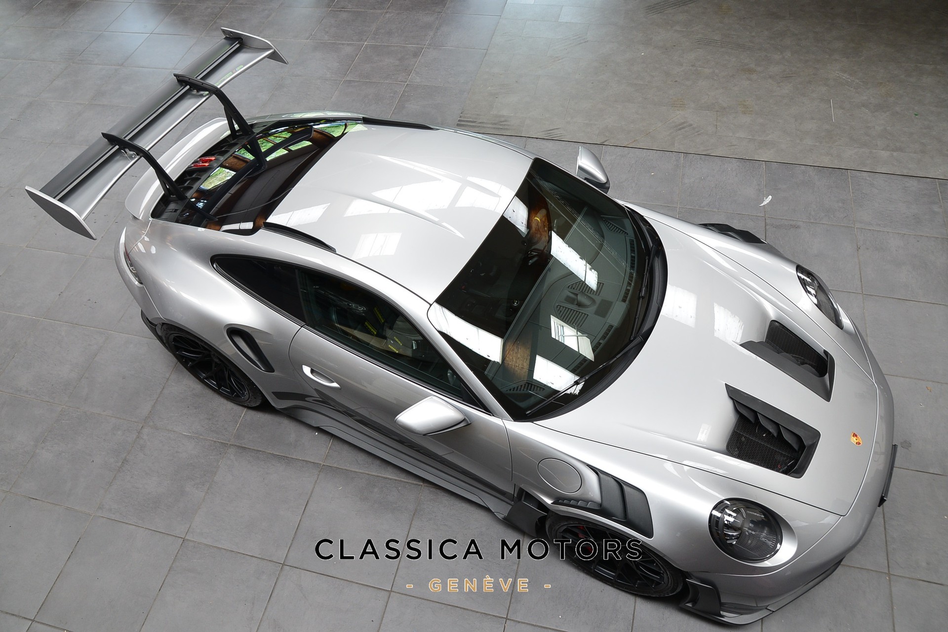 PORSCHE 911 GT3 RS-image-15
