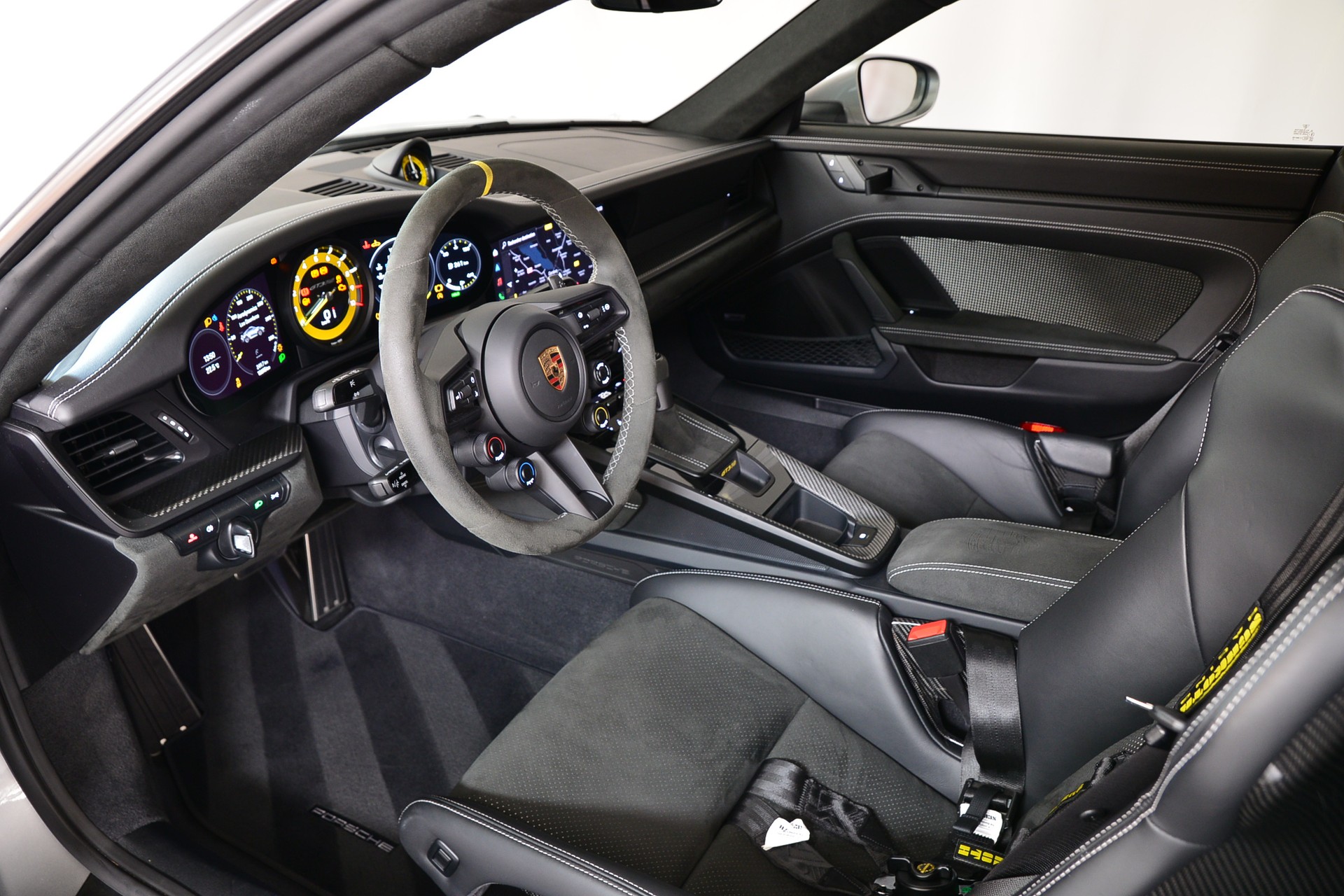 PORSCHE 911 GT3 RS-image-9