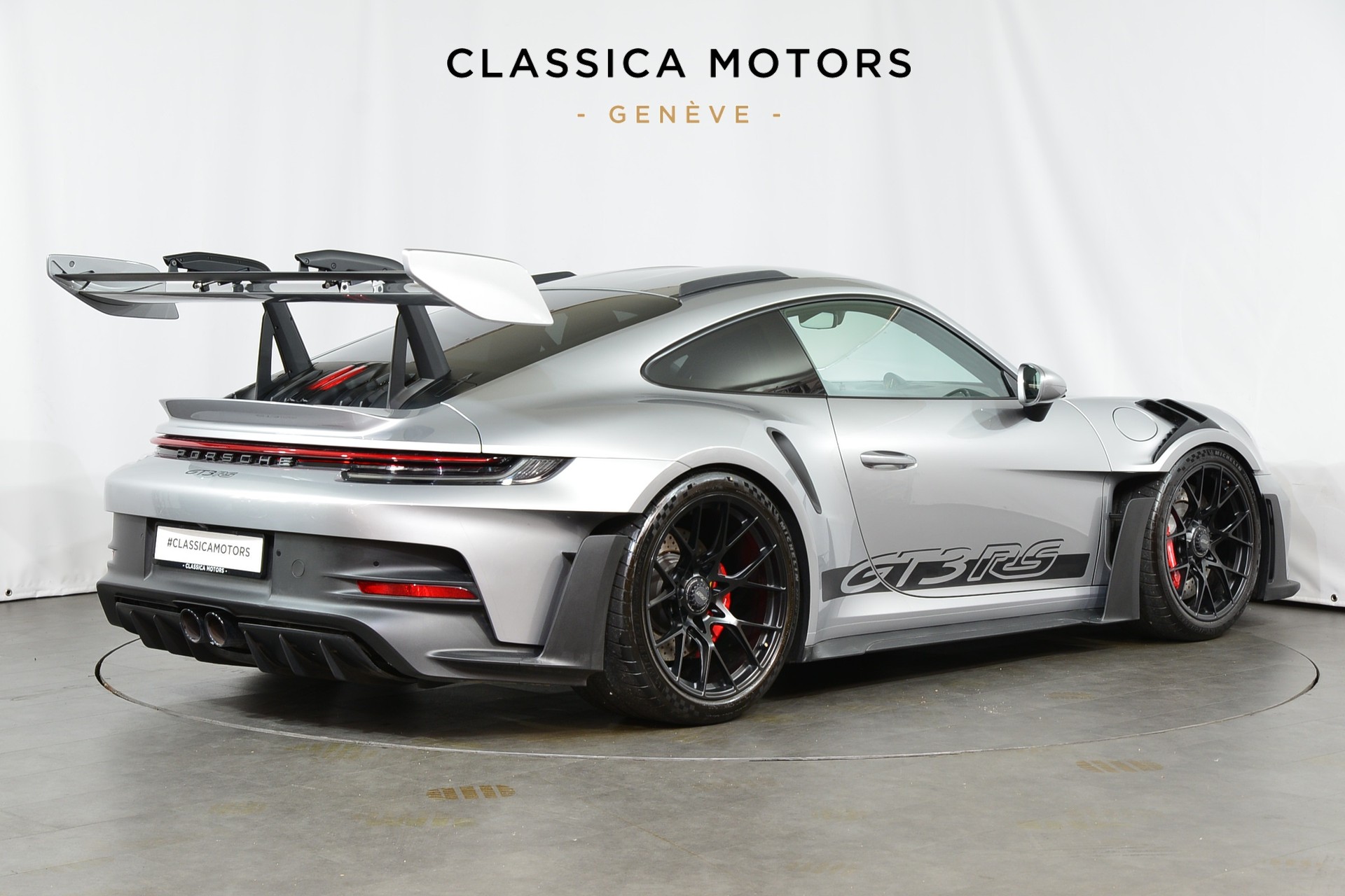 PORSCHE 911 GT3 RS-image-3