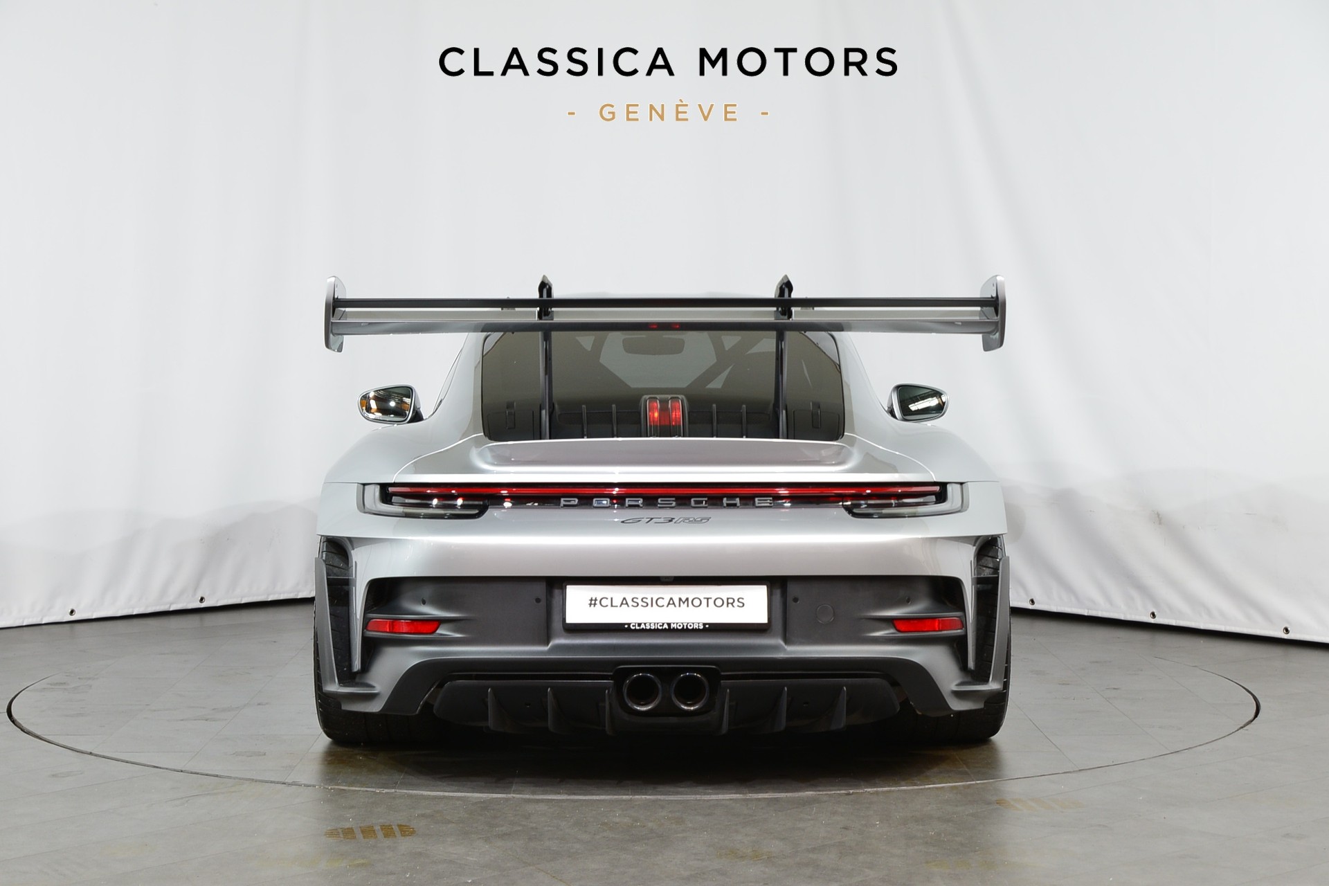 PORSCHE 911 GT3 RS-image-4