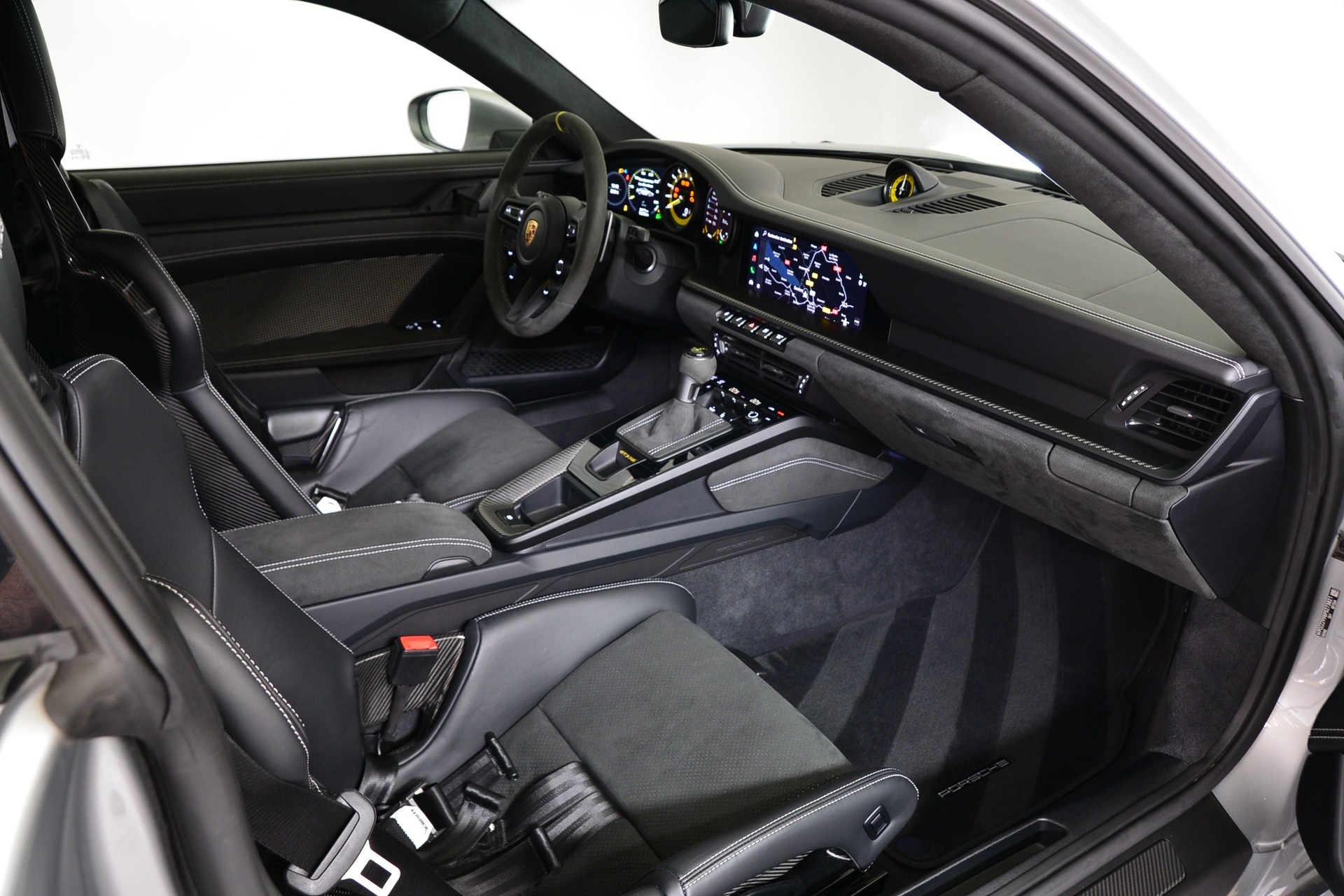 PORSCHE 911 GT3 RS-image-10