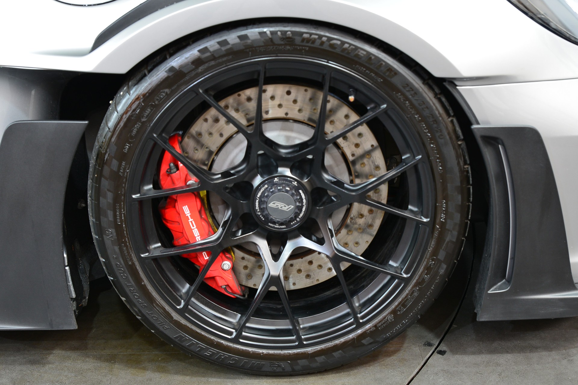 PORSCHE 911 GT3 RS-image-14