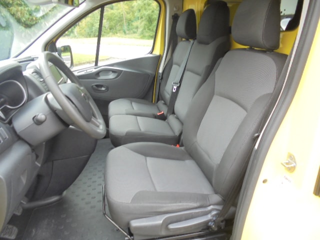 RENAULT Trafic 2.0 ENERGY dCi145 3.0t Business L1H1-image-6