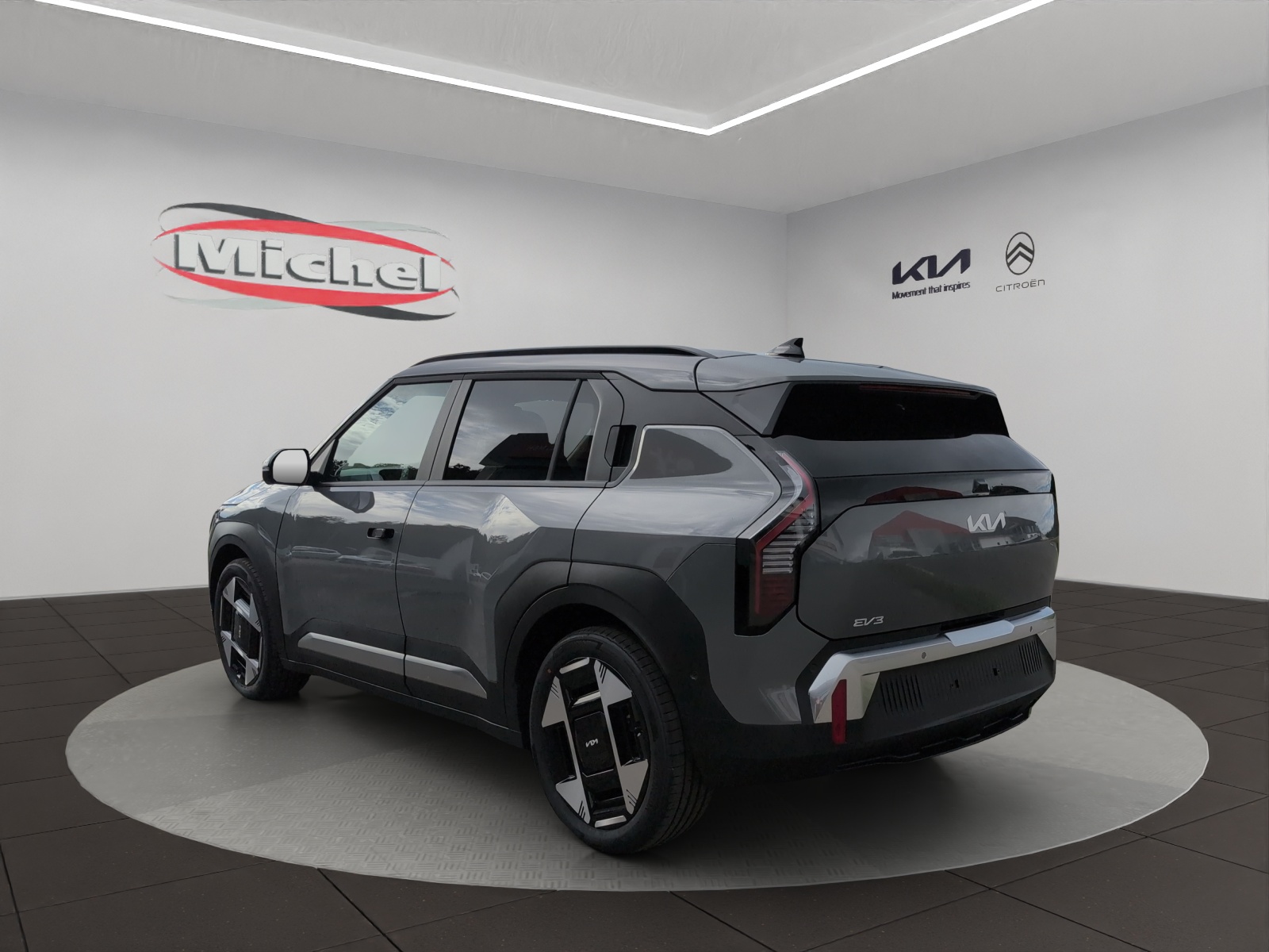 KIA EV3 81,4 kWh Earth+/ Wärmepumpe / 7-Jahre Garantie / 0.99% Leasing-Aktion-image-6