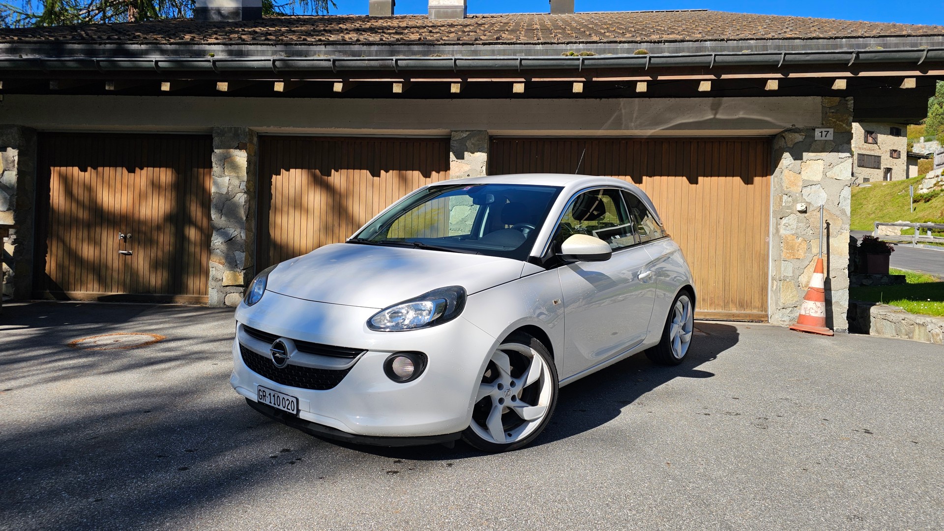 OPEL Adam 1.4 ecoFLEX White Link-image-0