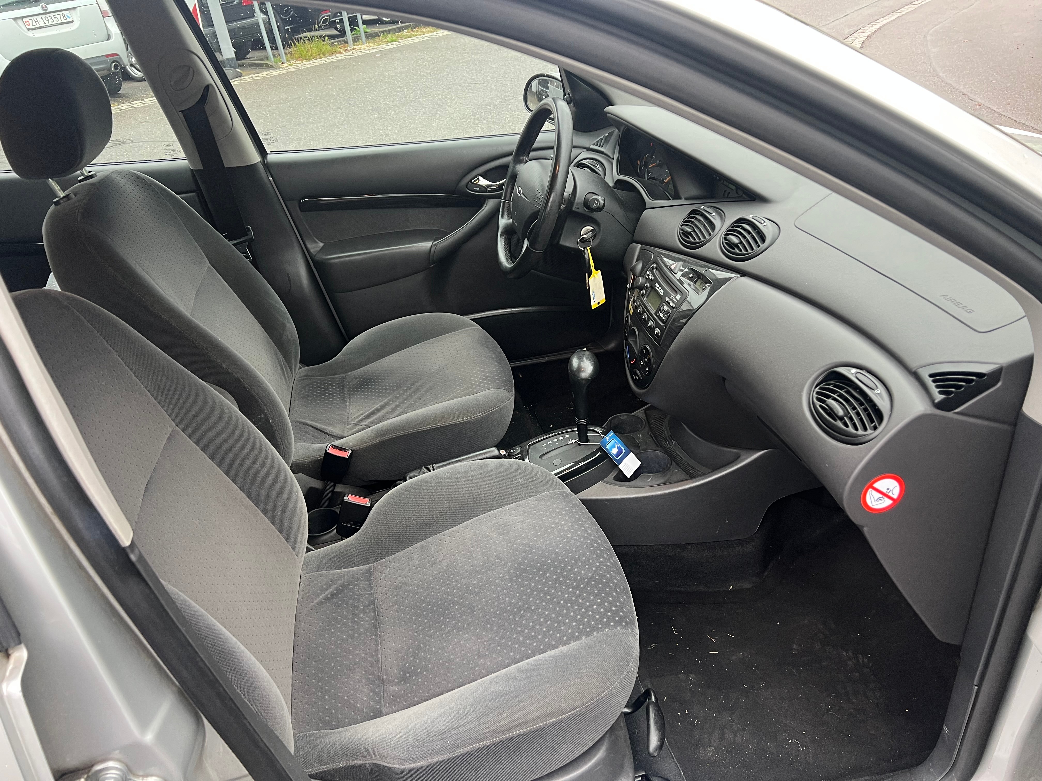 FORD Focus 2.0i 16V Carving — slika 6